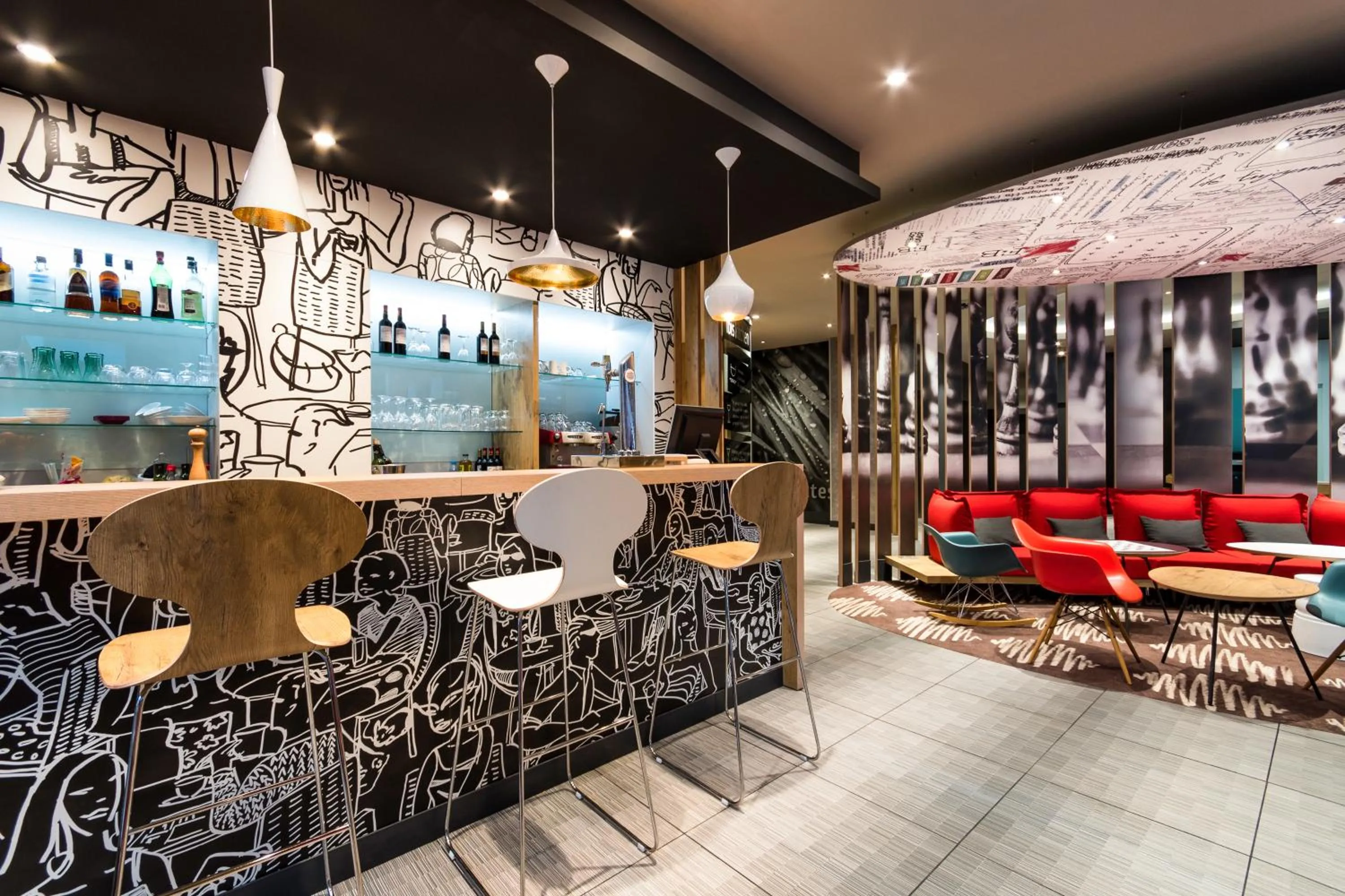 Lounge or bar in Ibis Bilbao Centro