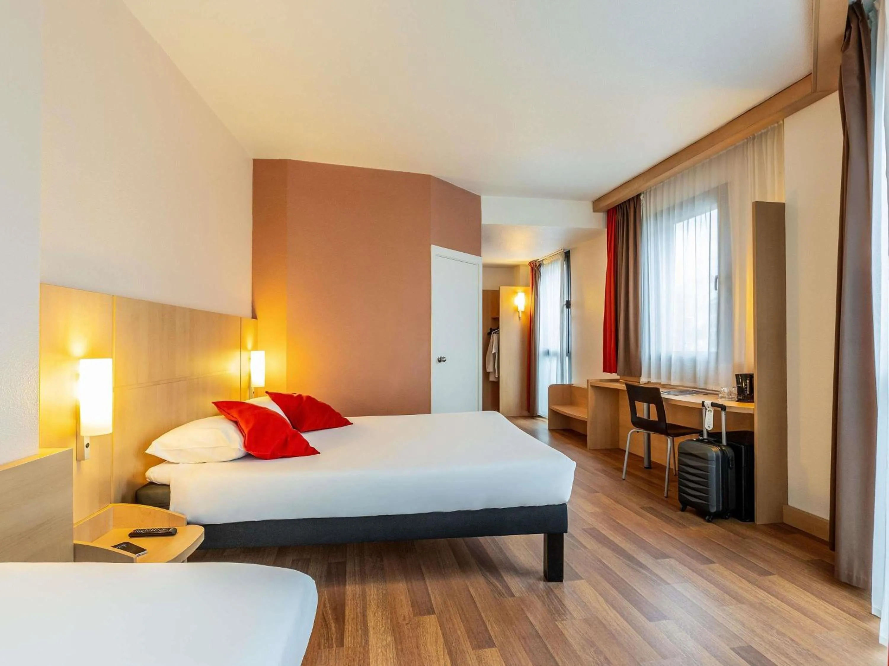 Bedroom, Bed in Ibis Bilbao Centro