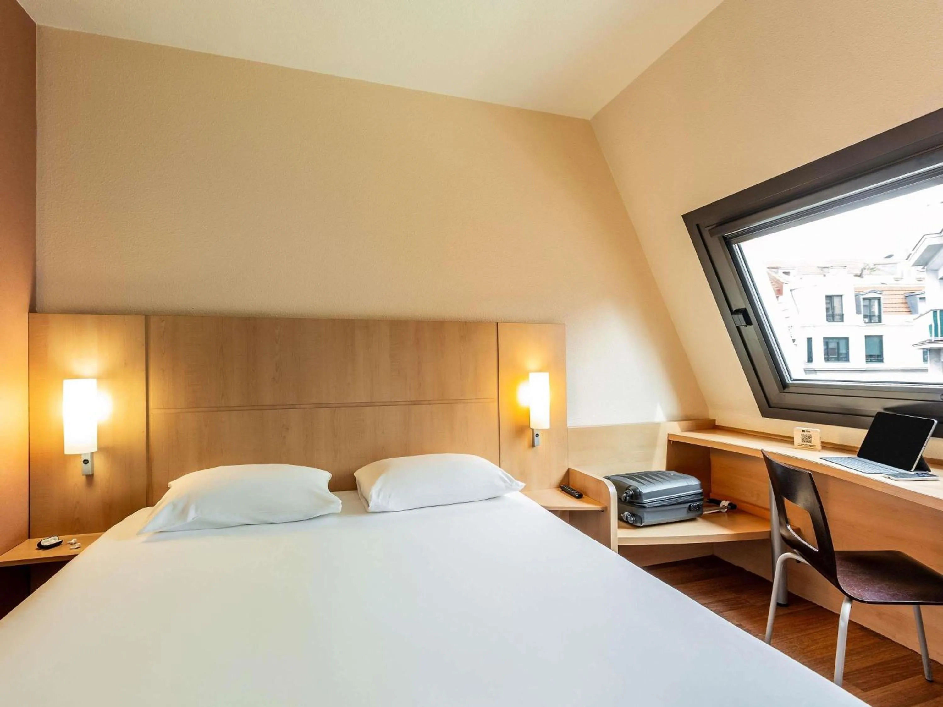 Bedroom, Bed in Ibis Bilbao Centro