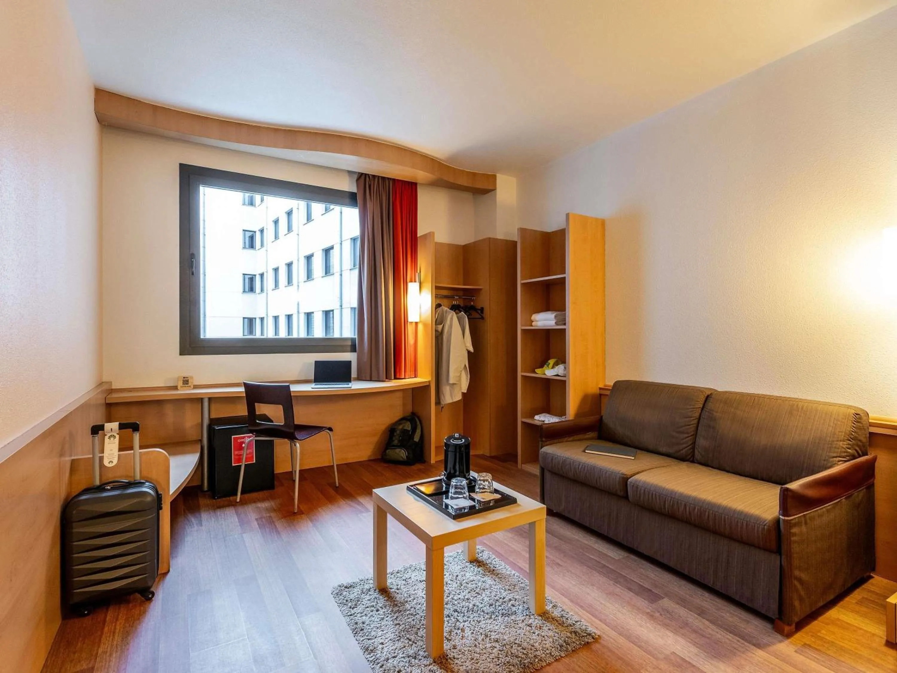 Bedroom in Ibis Bilbao Centro