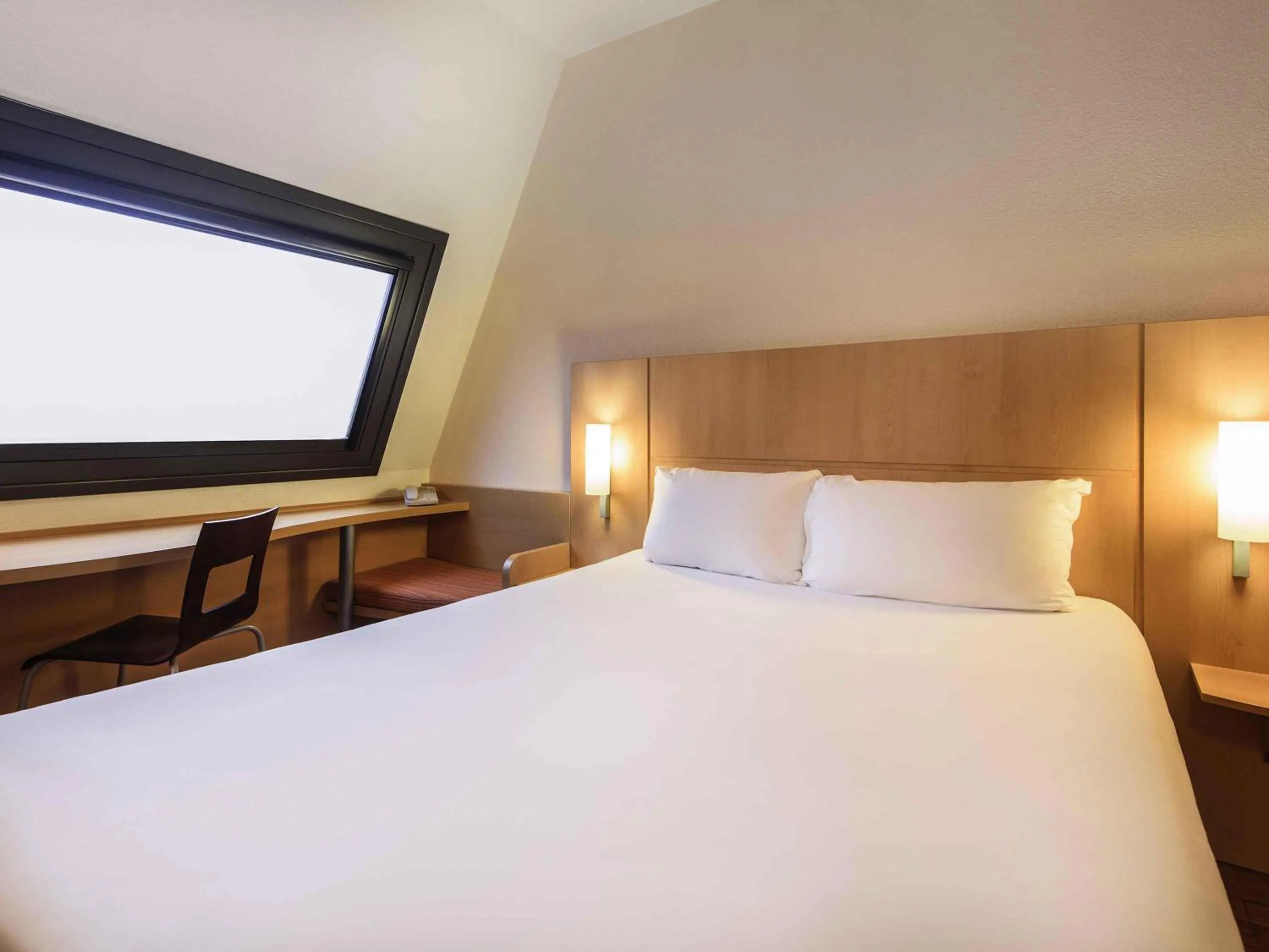 Bedroom, Bed in Ibis Bilbao Centro