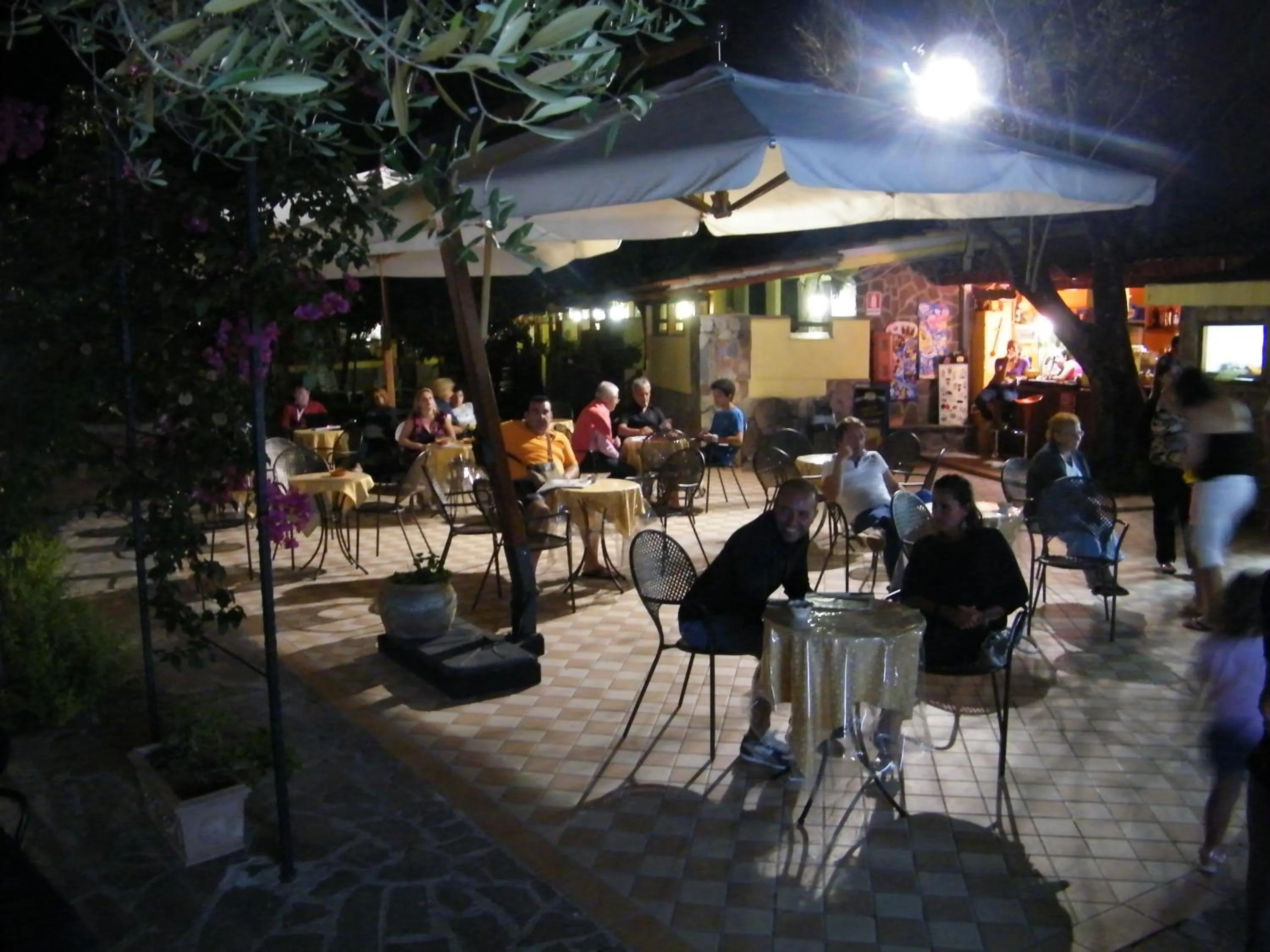 group of guests in Hotel Villaggio Tabù