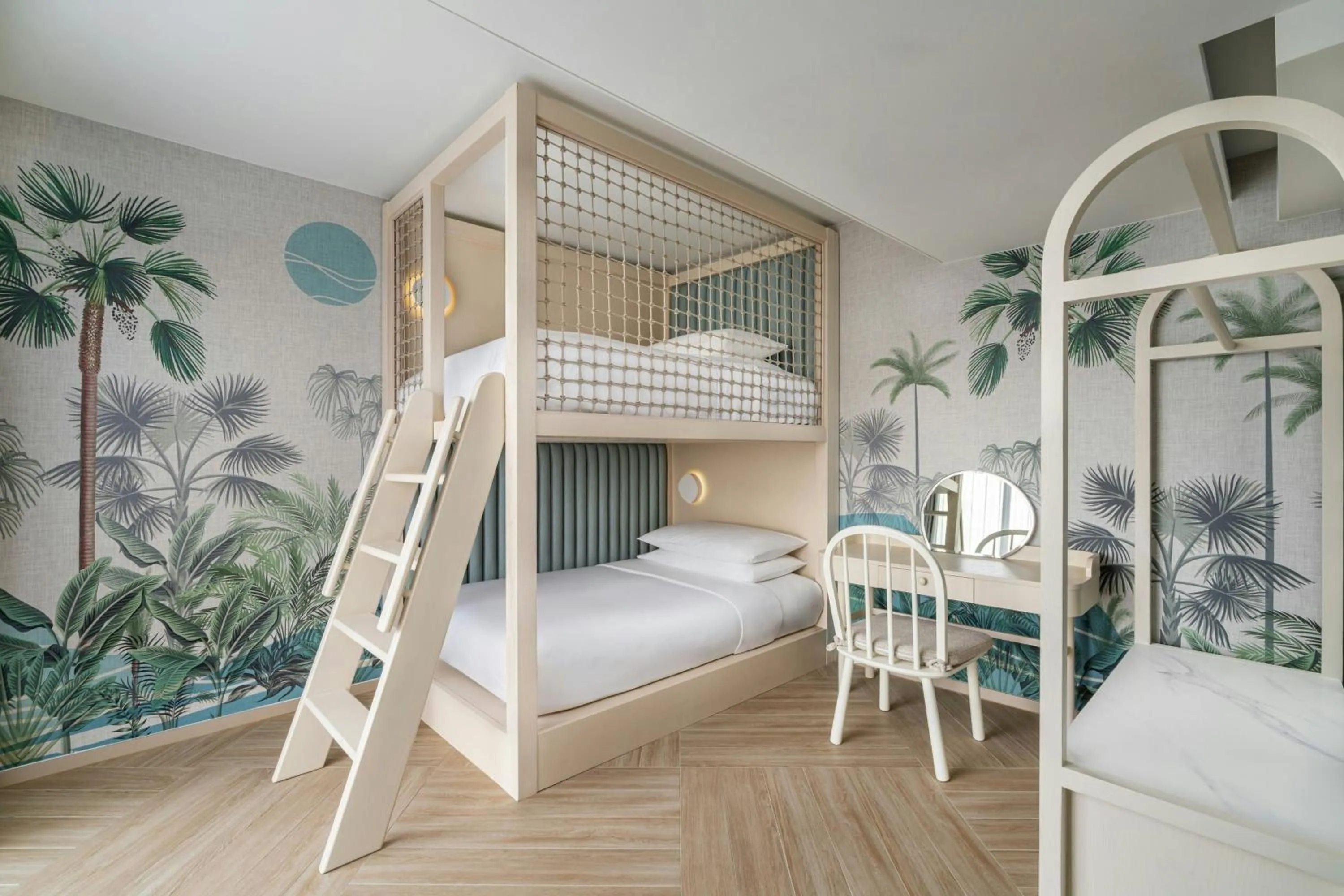 Photo of the whole room, Bed in Pattaya Marriott Resort and Spa