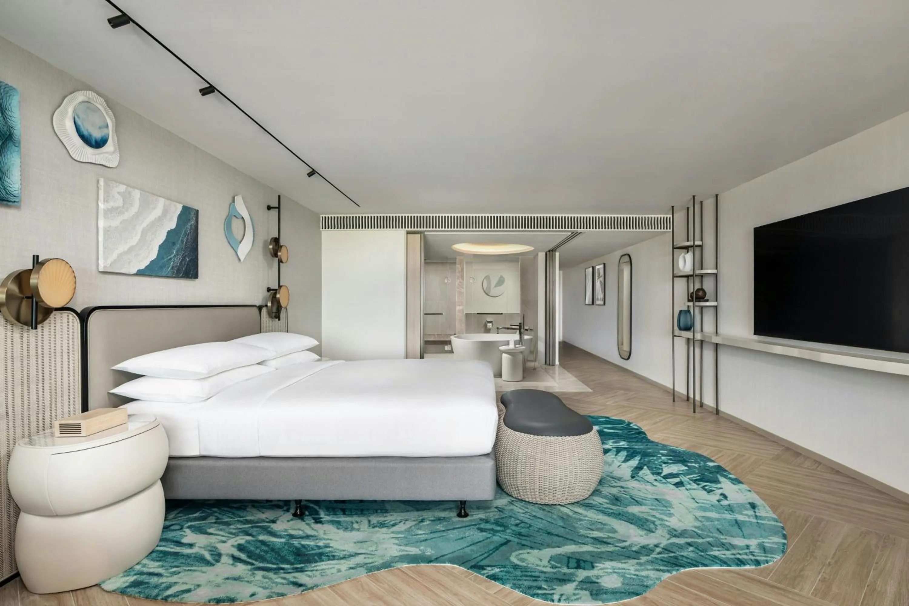 Photo of the whole room, Bed in Pattaya Marriott Resort and Spa