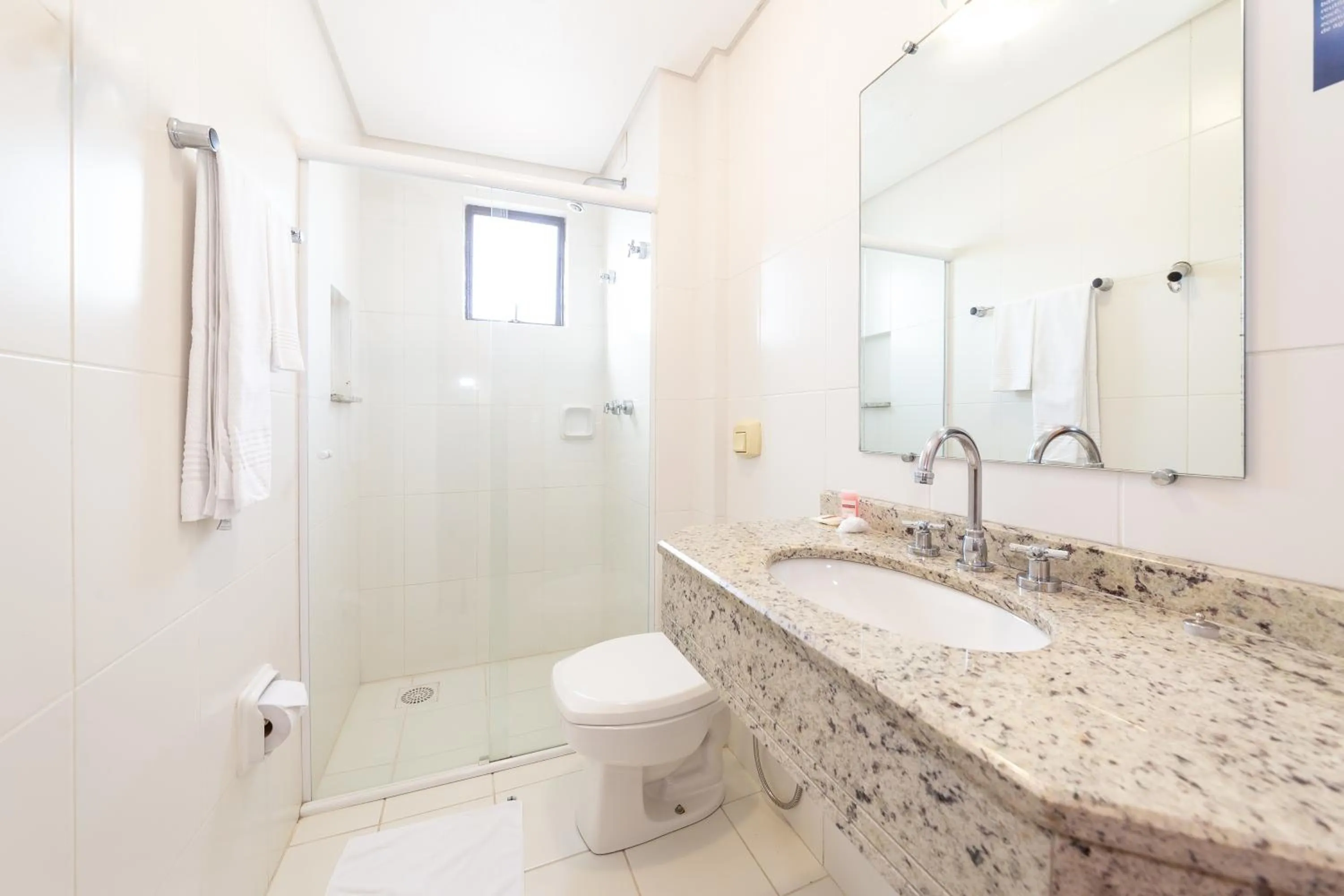 Bathroom in Slim São José Zion