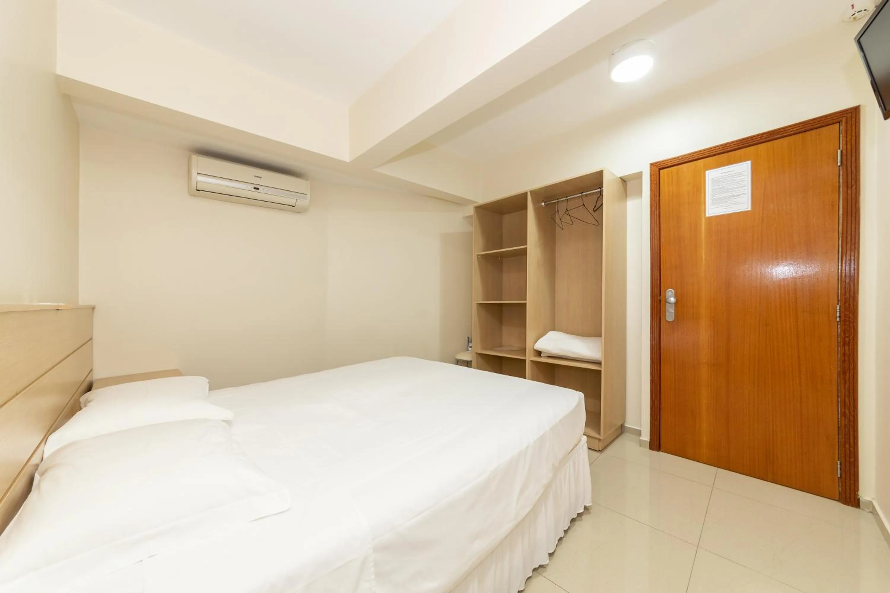 Bed in Slim São José Zion