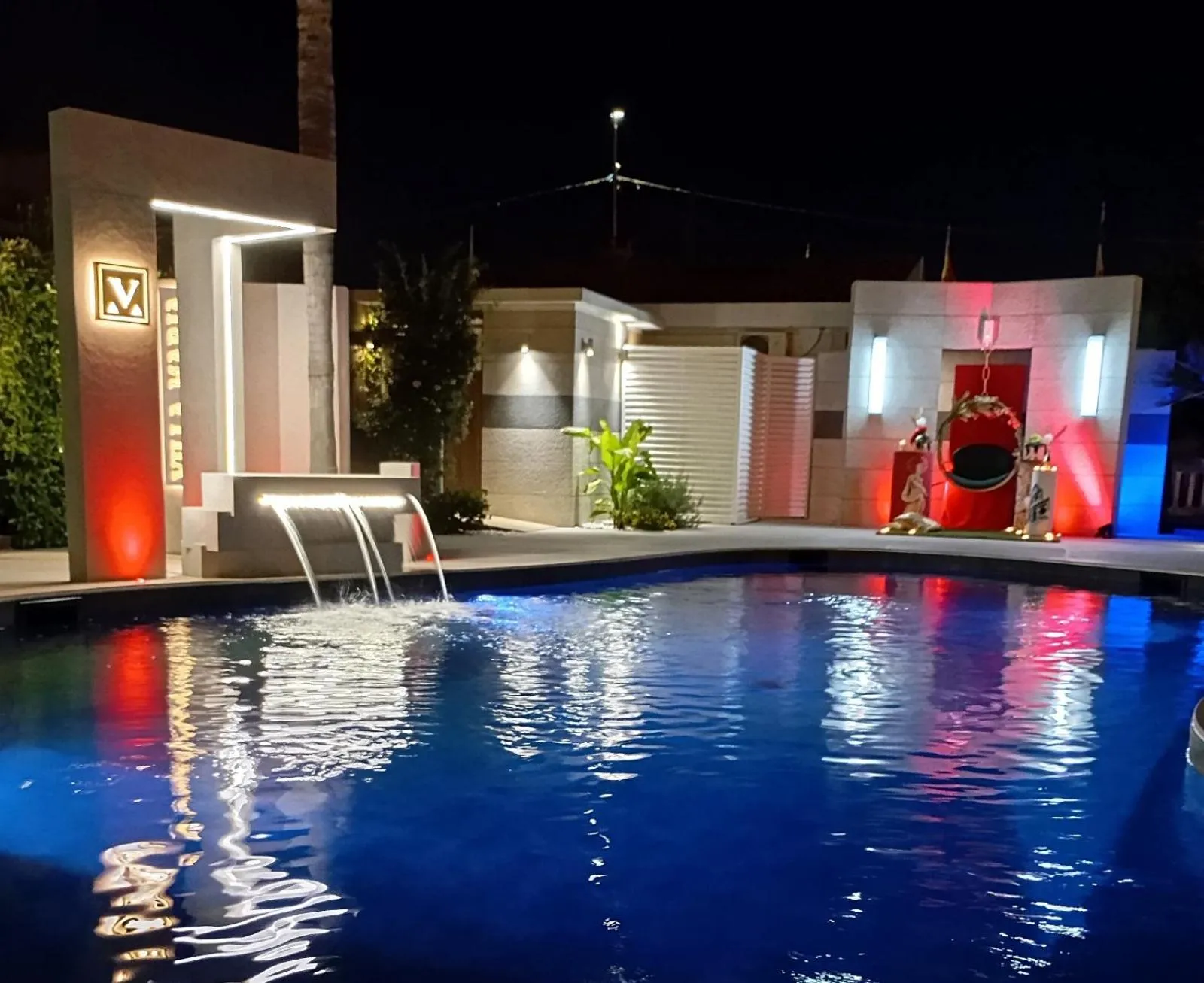 Swimming pool in Hotel Nelton