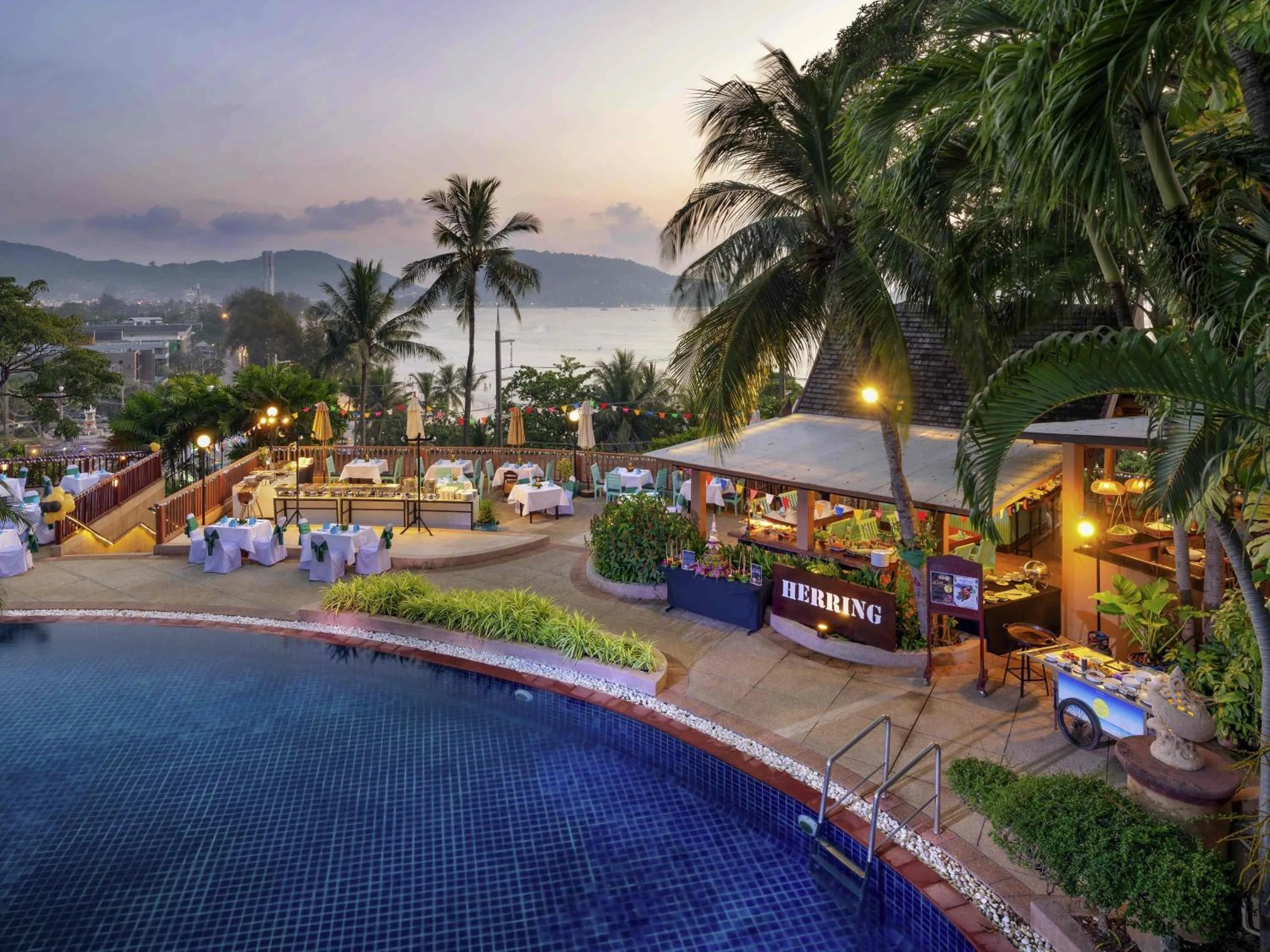 Lounge or bar in Novotel Phuket Resort