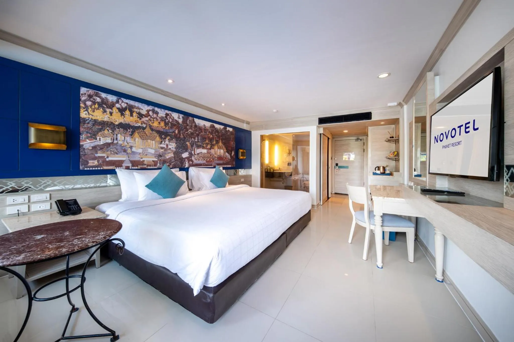 Bed in Novotel Phuket Resort