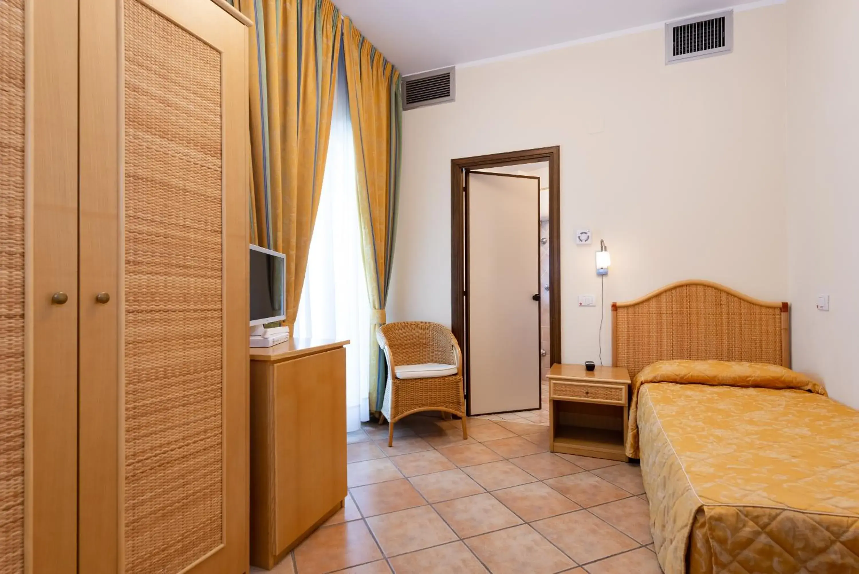Single Room in Hotel Il Ceppo Single Room in Hotel Il Ceppo