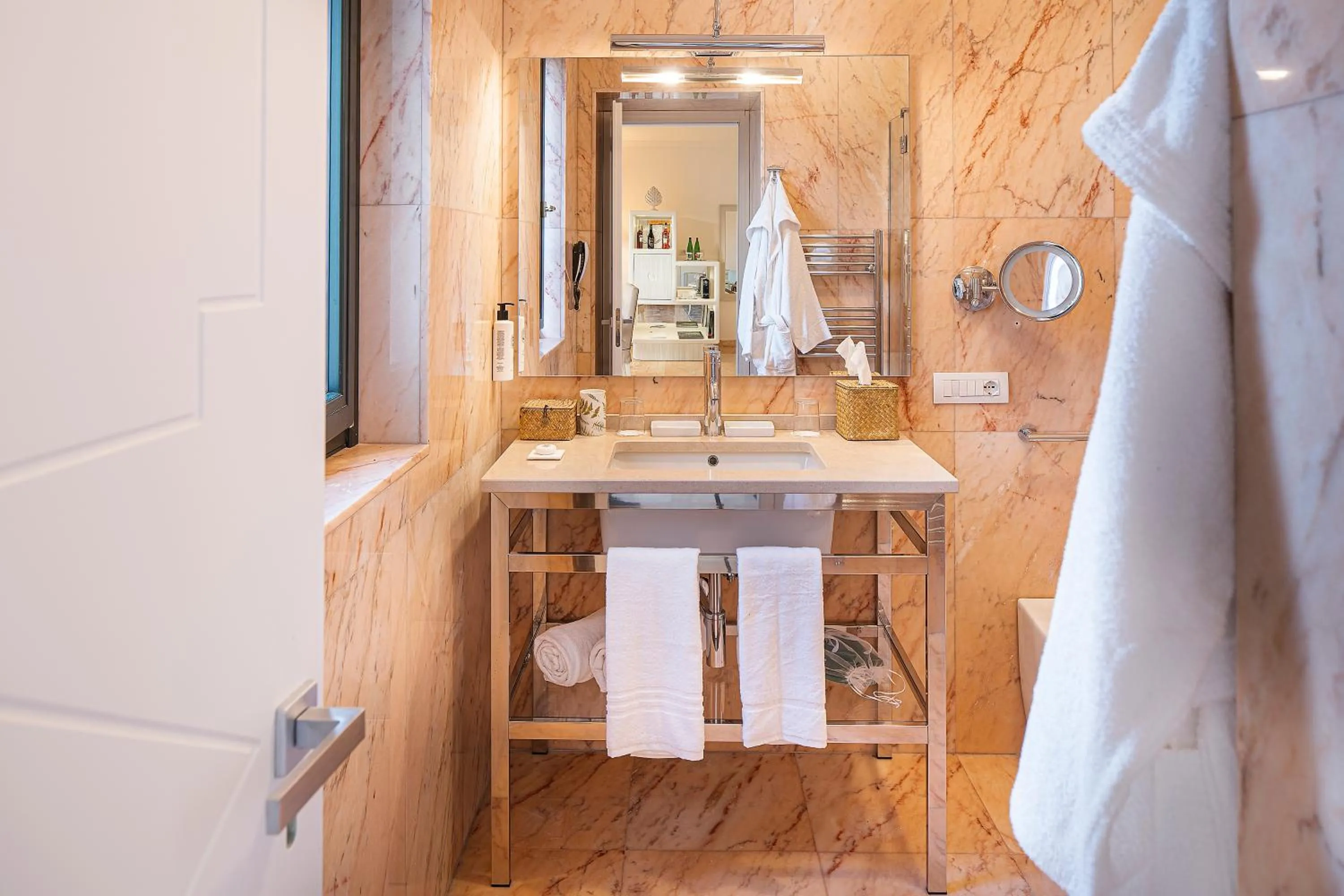 Shower in Botania Relais & Spa - The Leading Hotels of the World