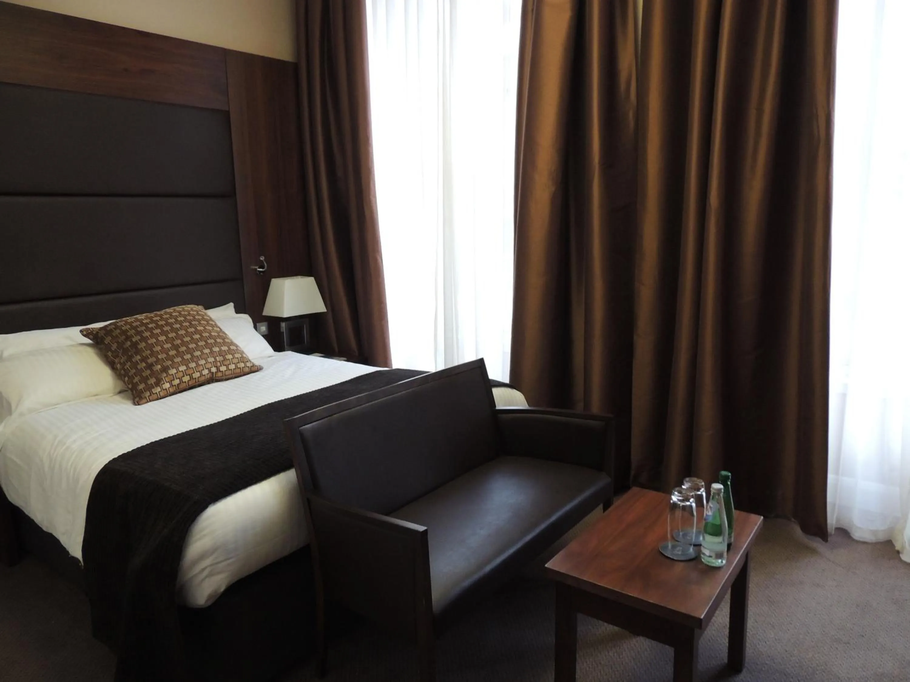 Bedroom, Bed in Rox Hotel Aberdeen by Compass Hospitality