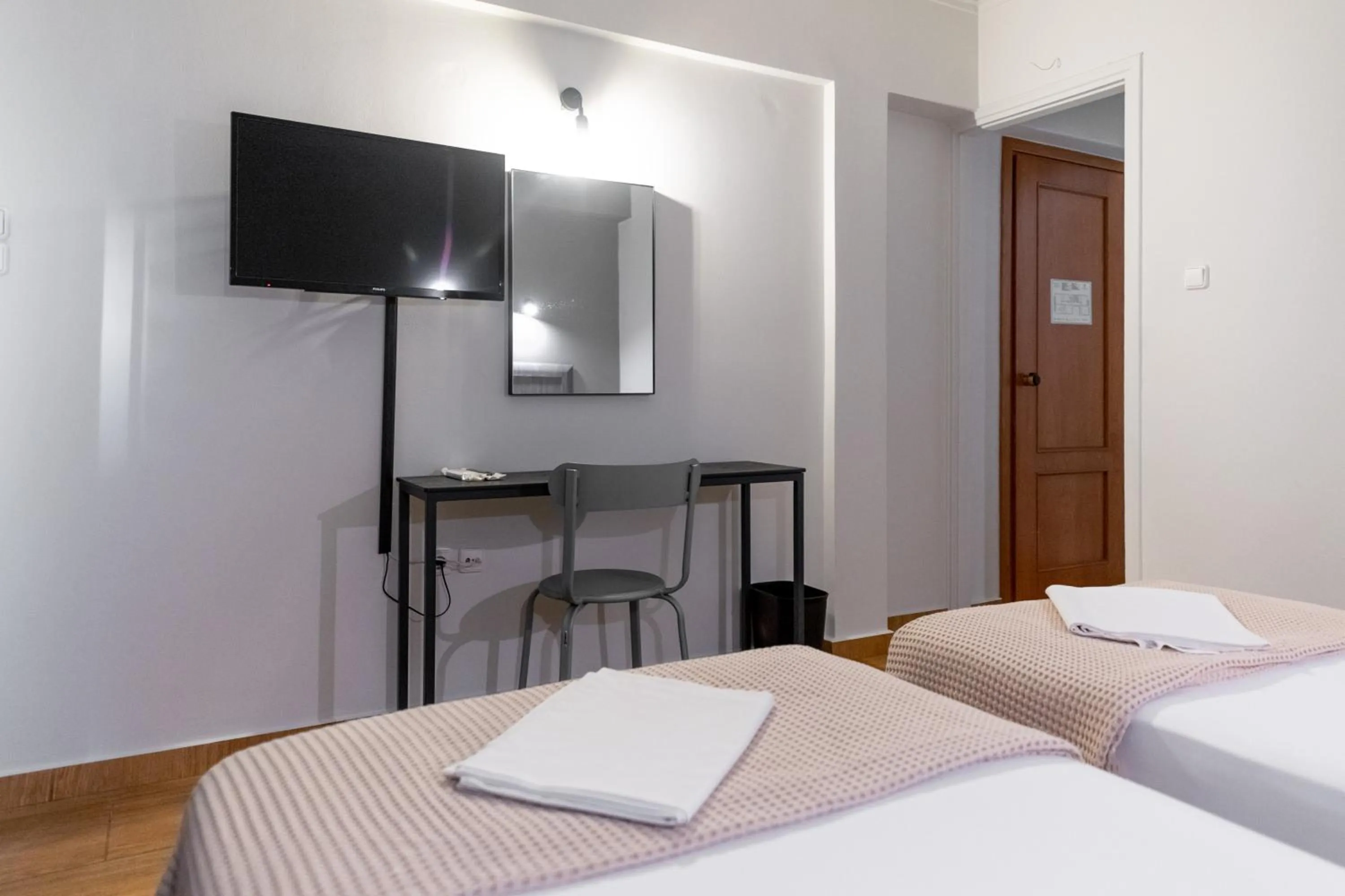 TV and multimedia, Bed in Stalis Hotel