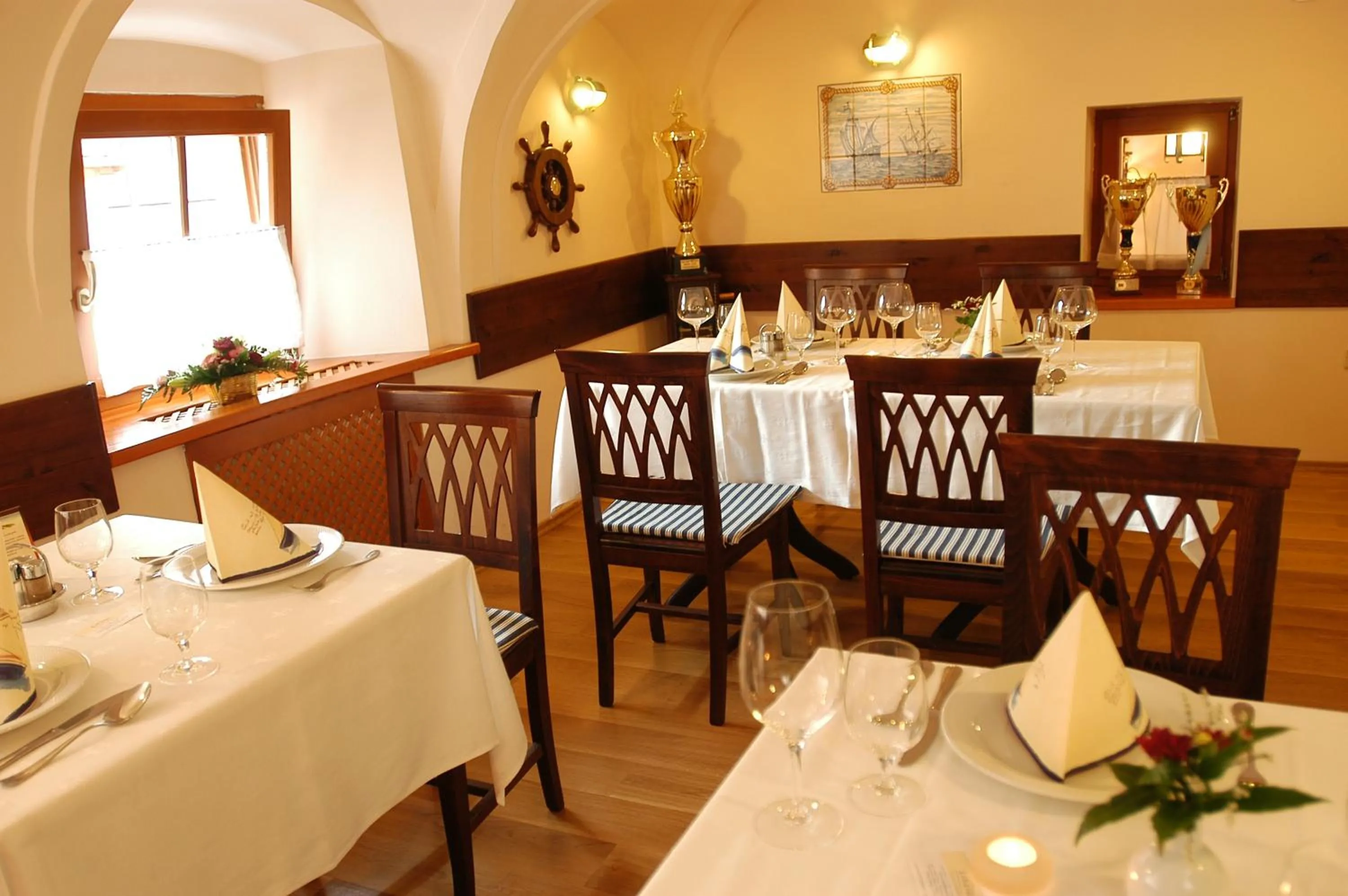Restaurant/places to eat in Erhardt Panzió