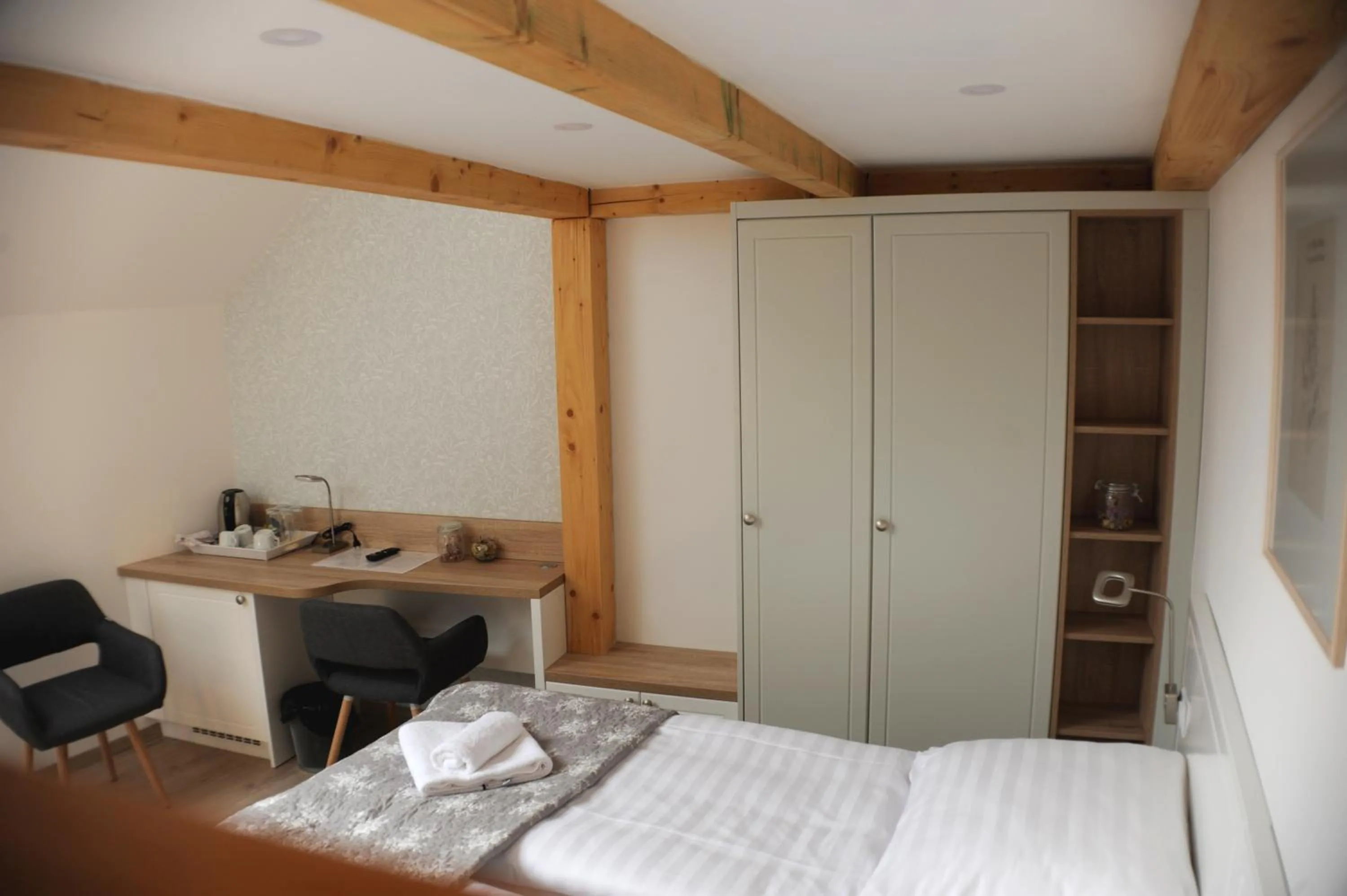 Photo of the whole room, Bed in Erhardt Panzió