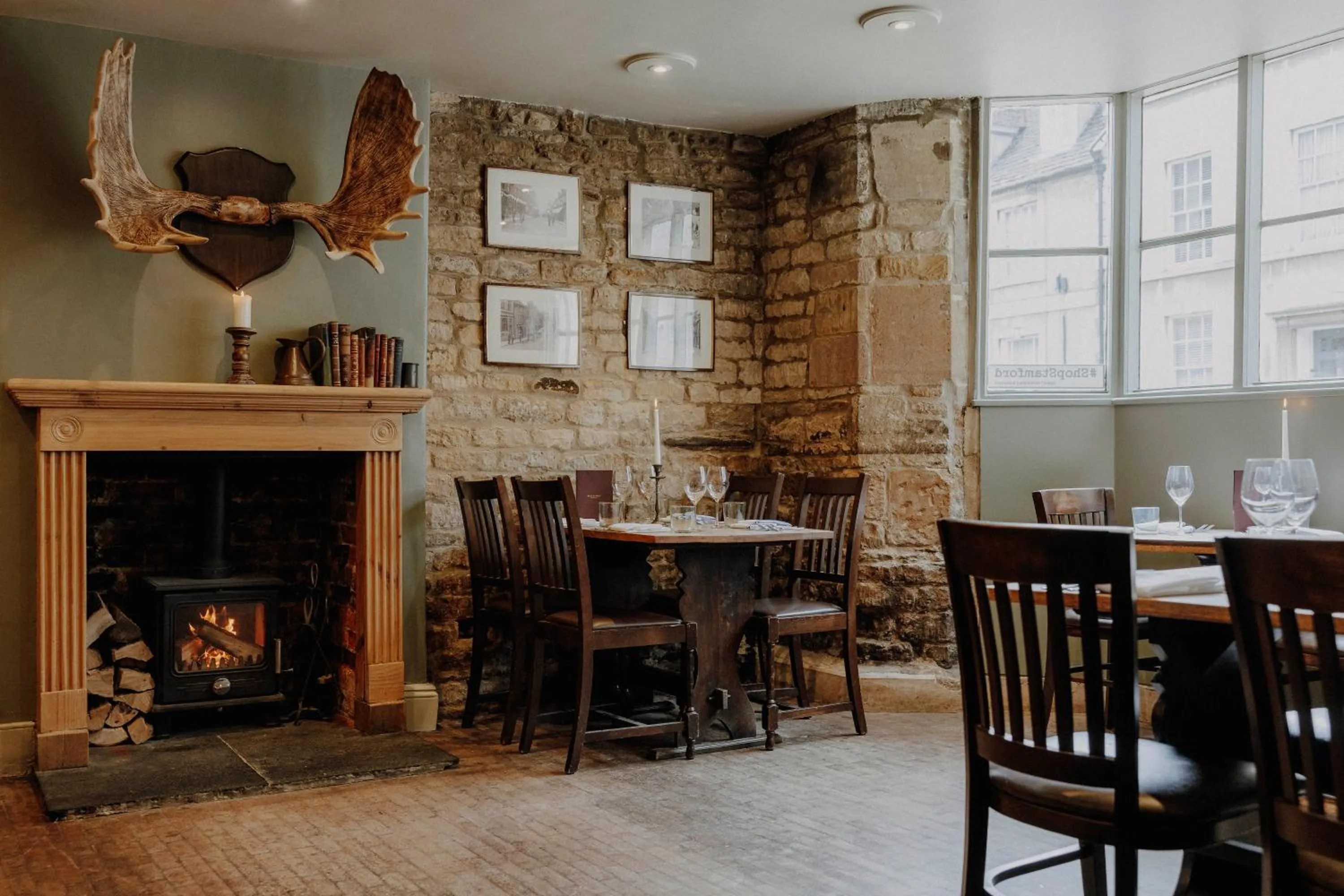 Restaurant/places to eat in The Bull And Swan