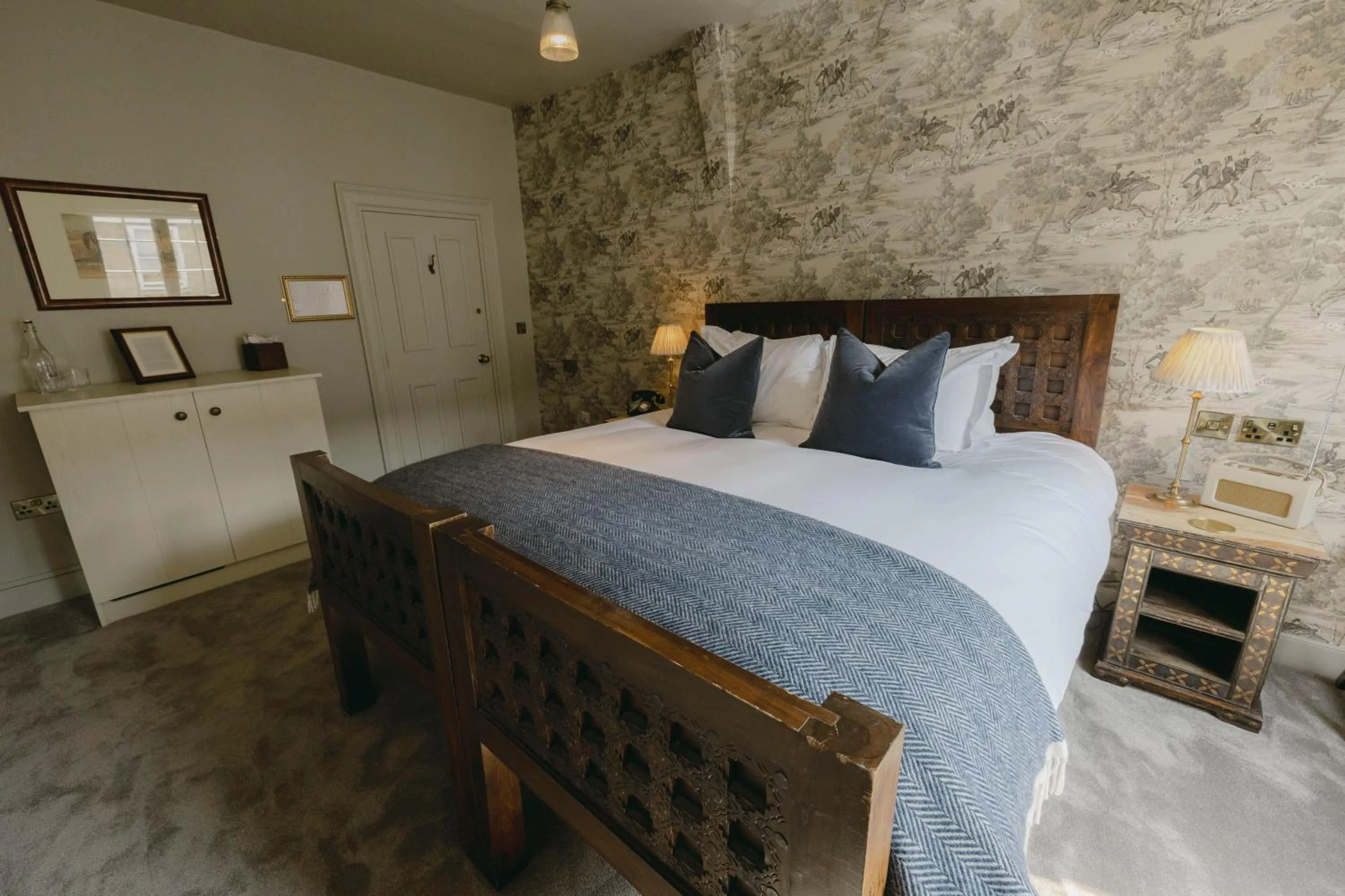 Bed in The Bull And Swan