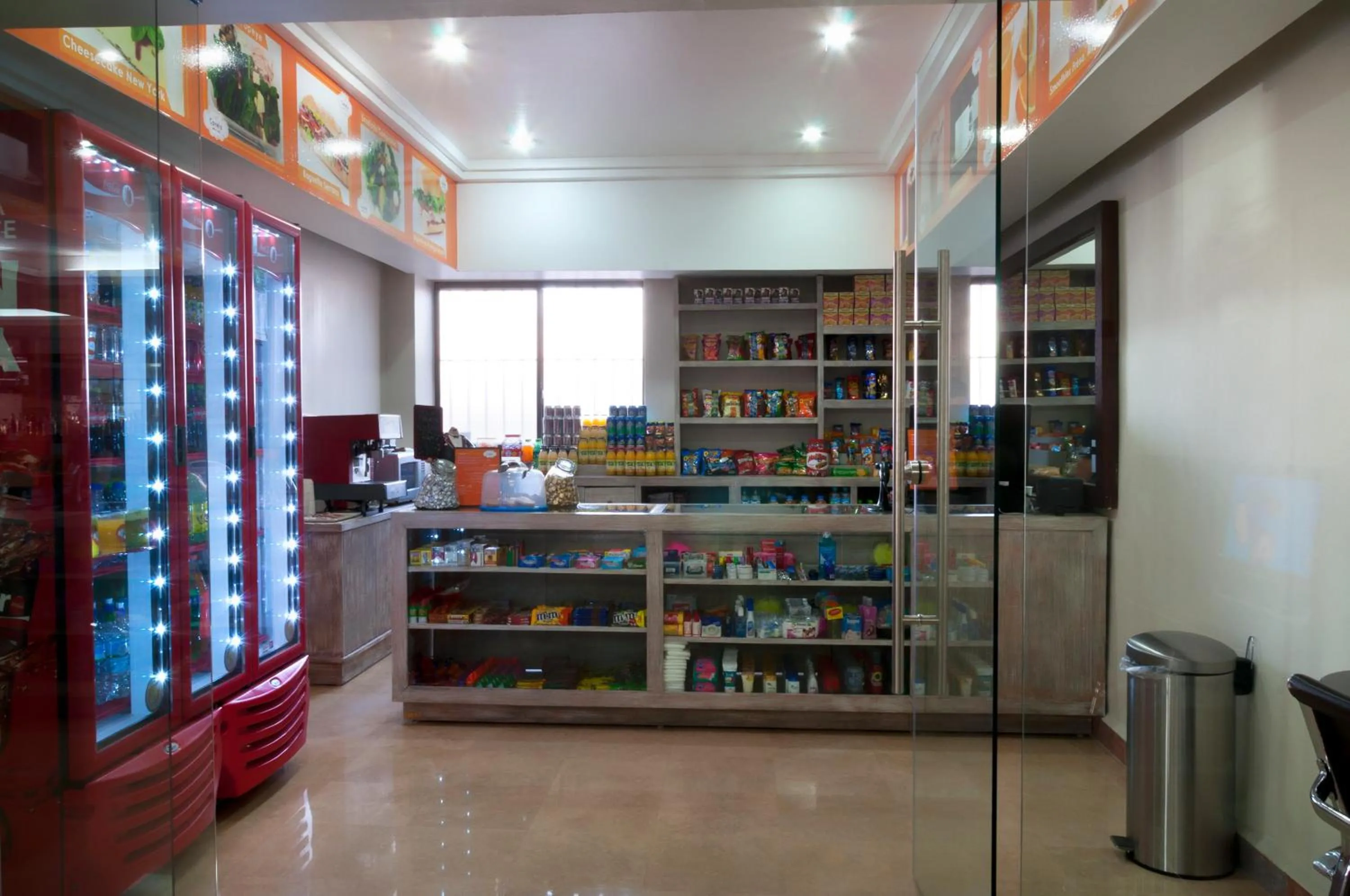 On-site shops in Imperio de Angeles Executive León Poliforum