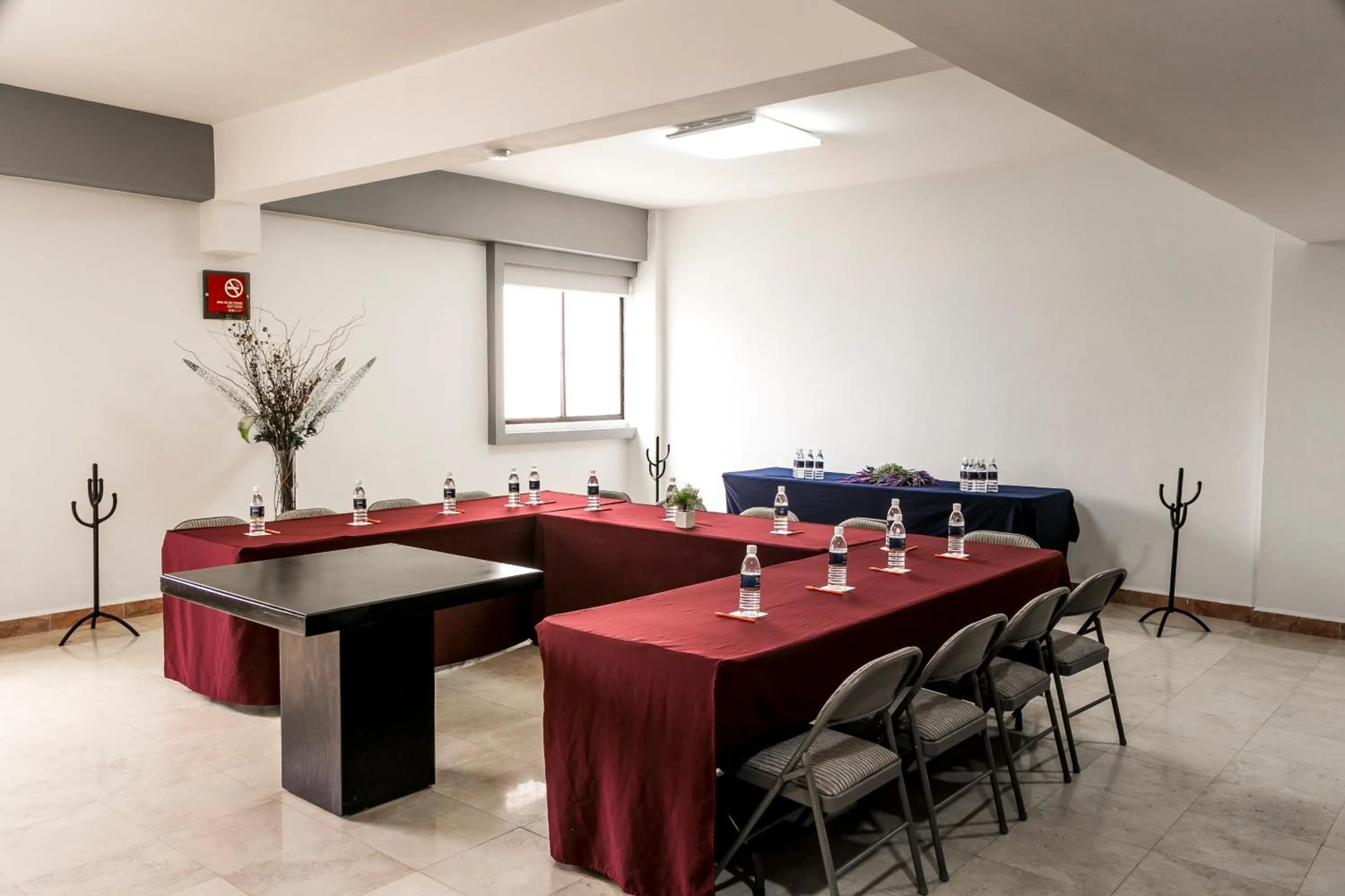 Meeting/conference room in Imperio de Angeles Executive León Poliforum