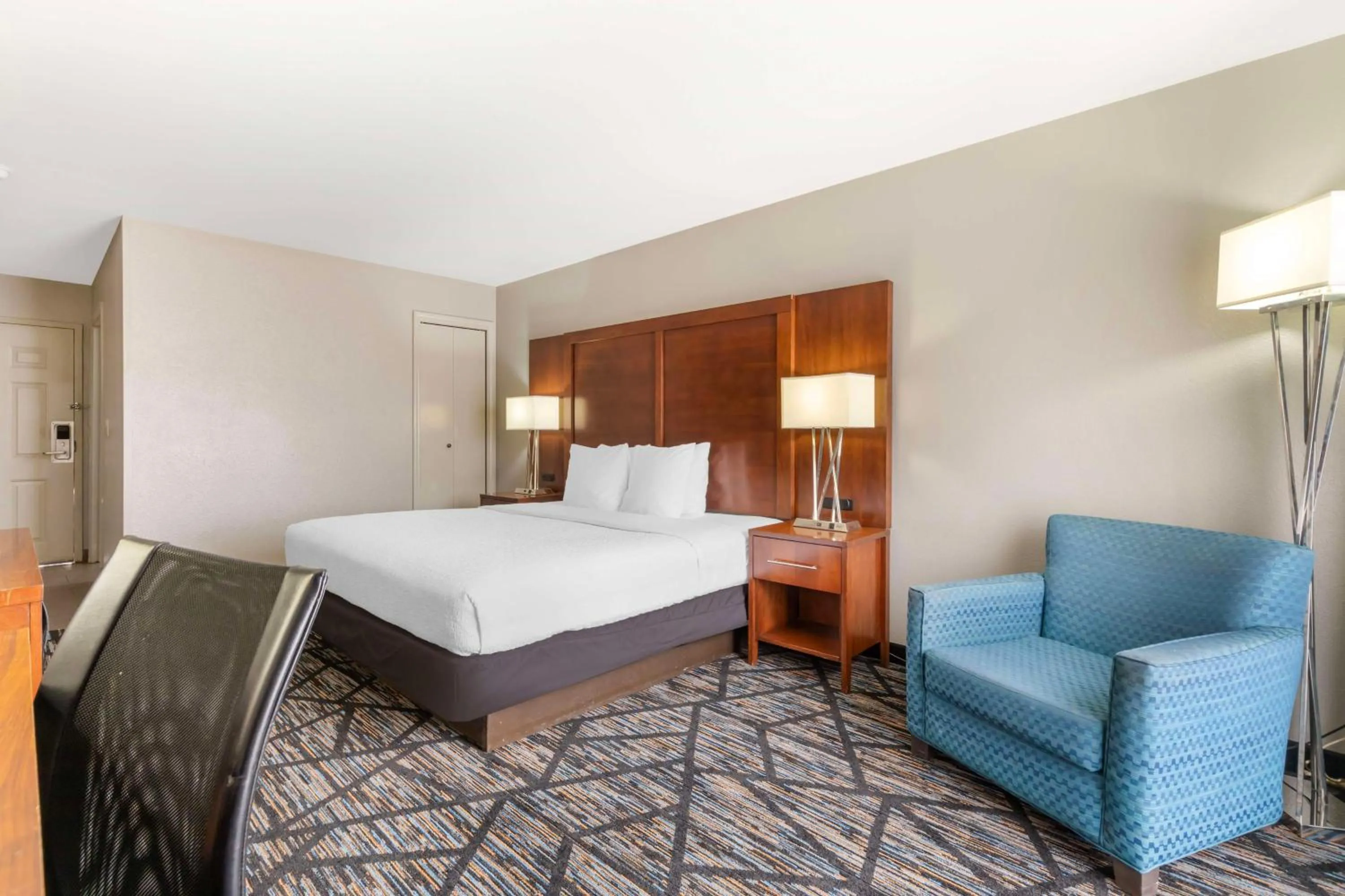 Bedroom, Bed in Best Western near Lackland AFB SeaWorld