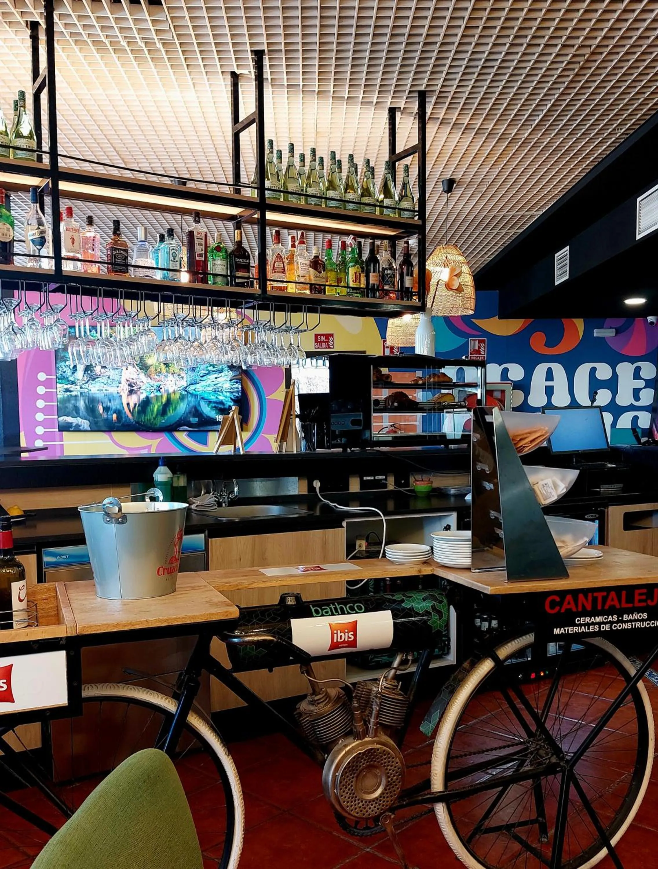 Restaurant/places to eat in Ibis Jerez De La Frontera Cadiz