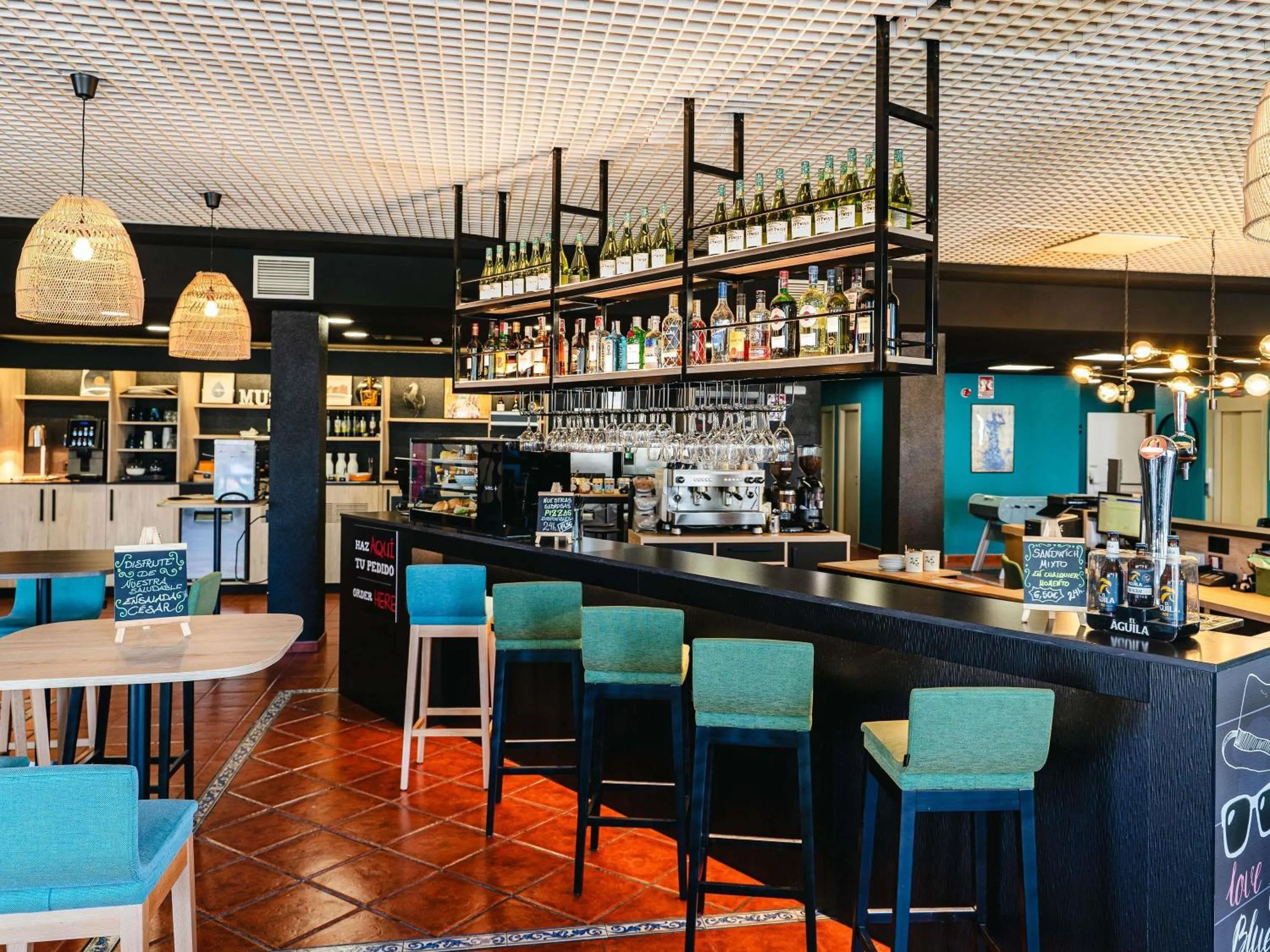 Lounge or bar in Ibis Jerez De La Frontera Cadiz