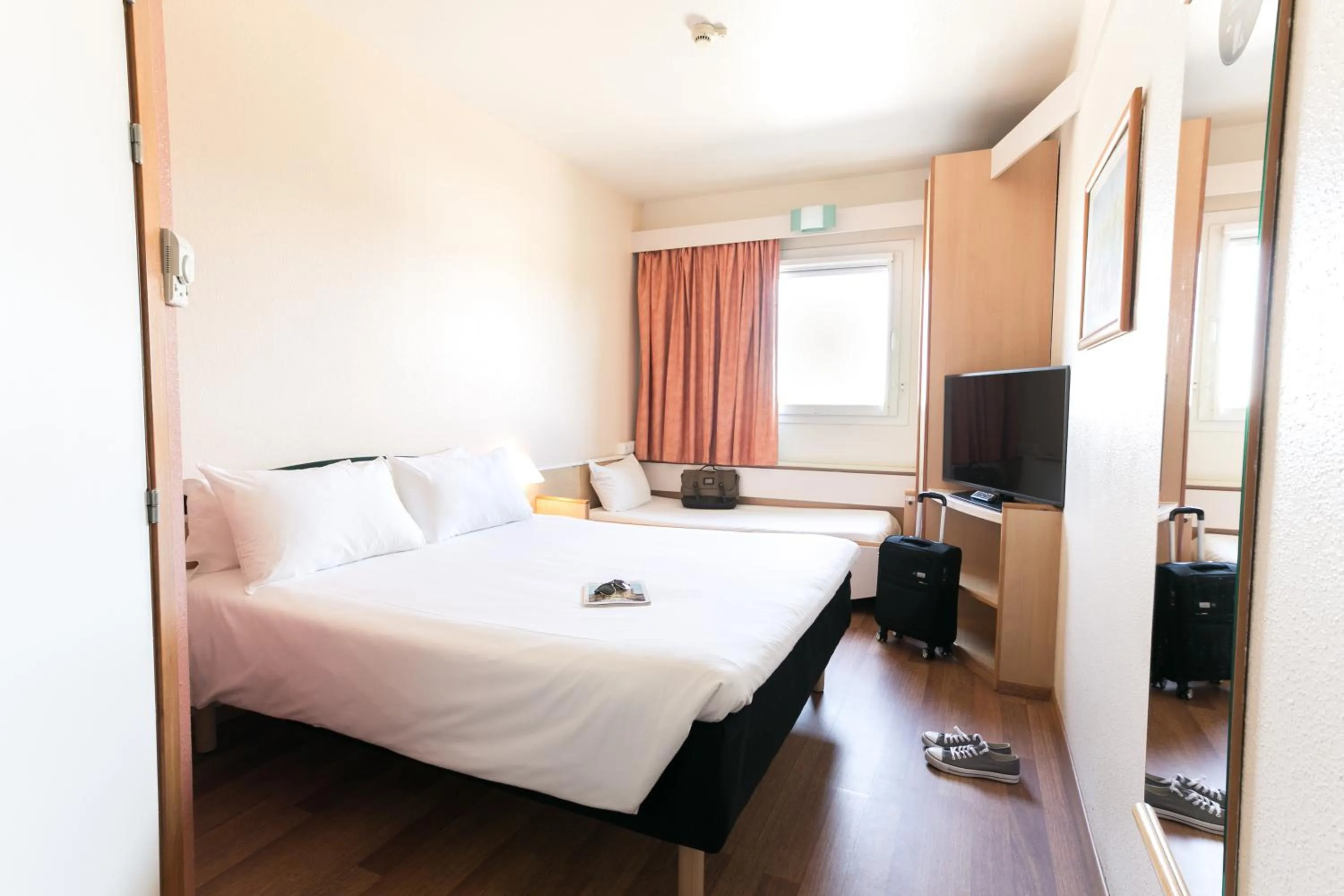 Bedroom, Bed in Ibis Jerez De La Frontera Cadiz