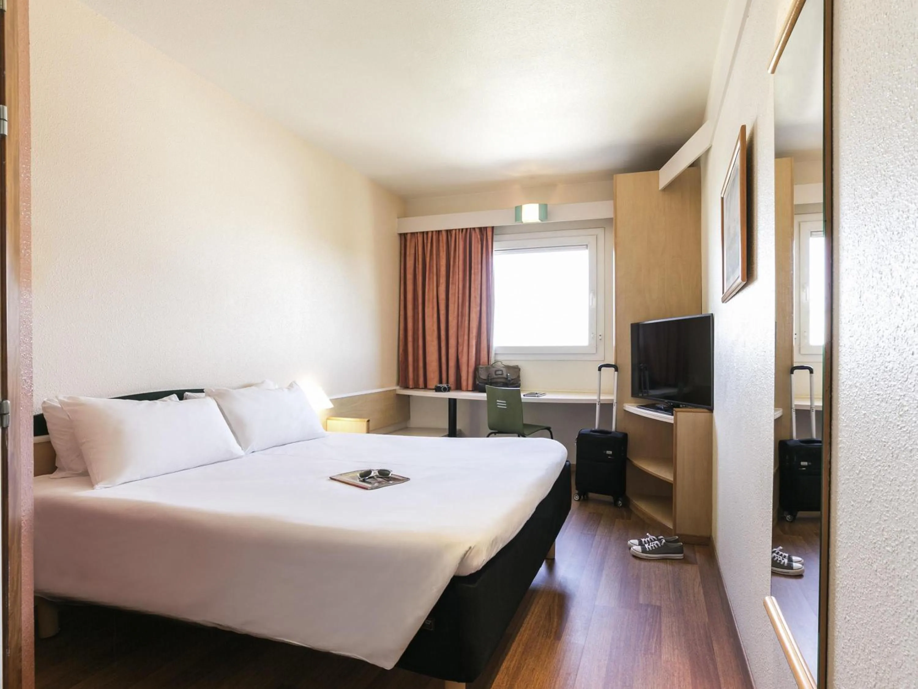 Bedroom, Bed in Ibis Jerez De La Frontera Cadiz