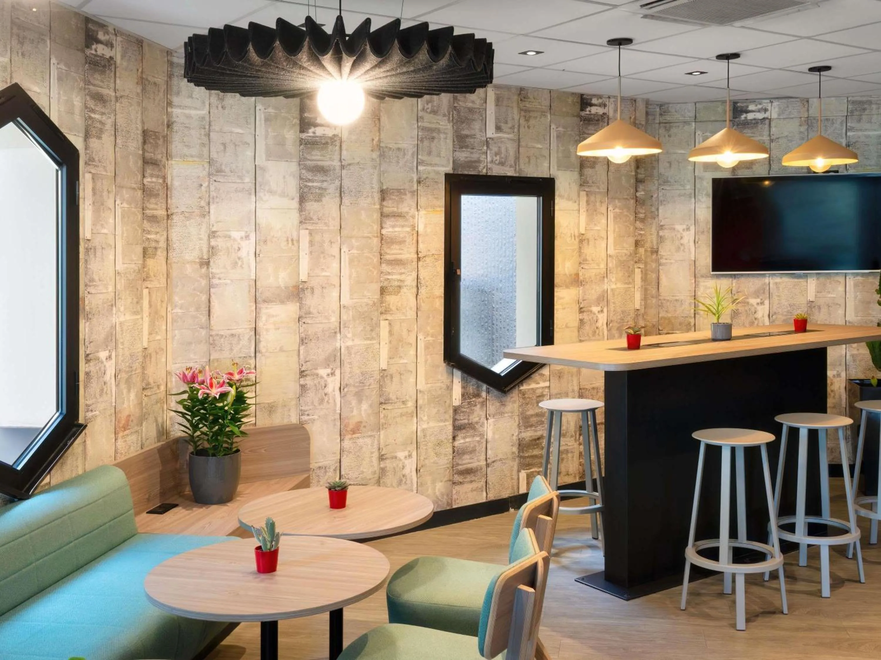 Property building in ibis Cergy Pontoise Le Port