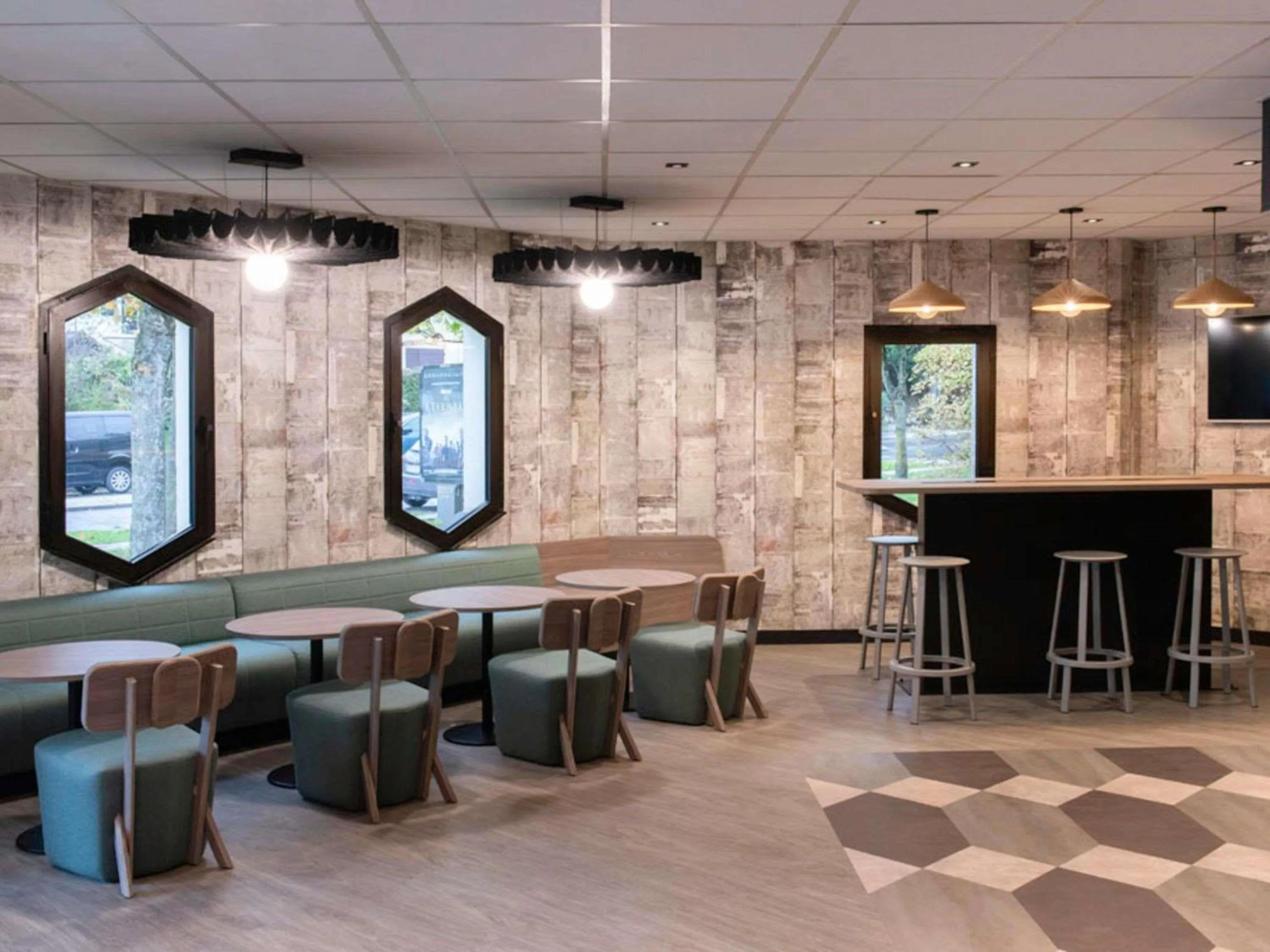 Property building in ibis Cergy Pontoise Le Port