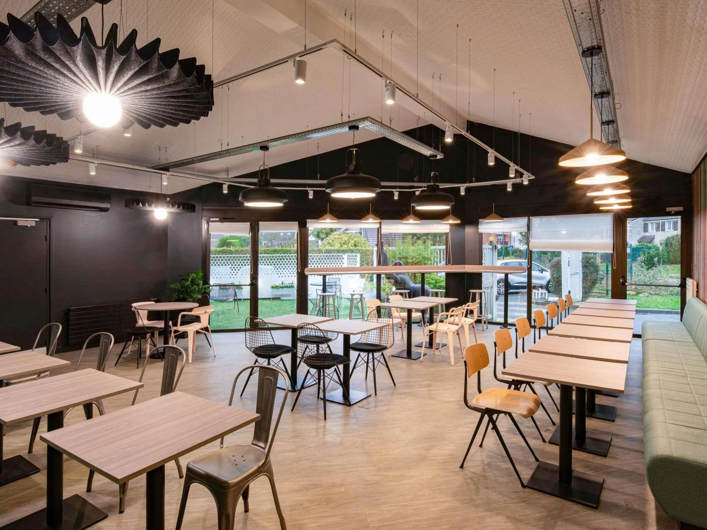 Property building in ibis Cergy Pontoise Le Port