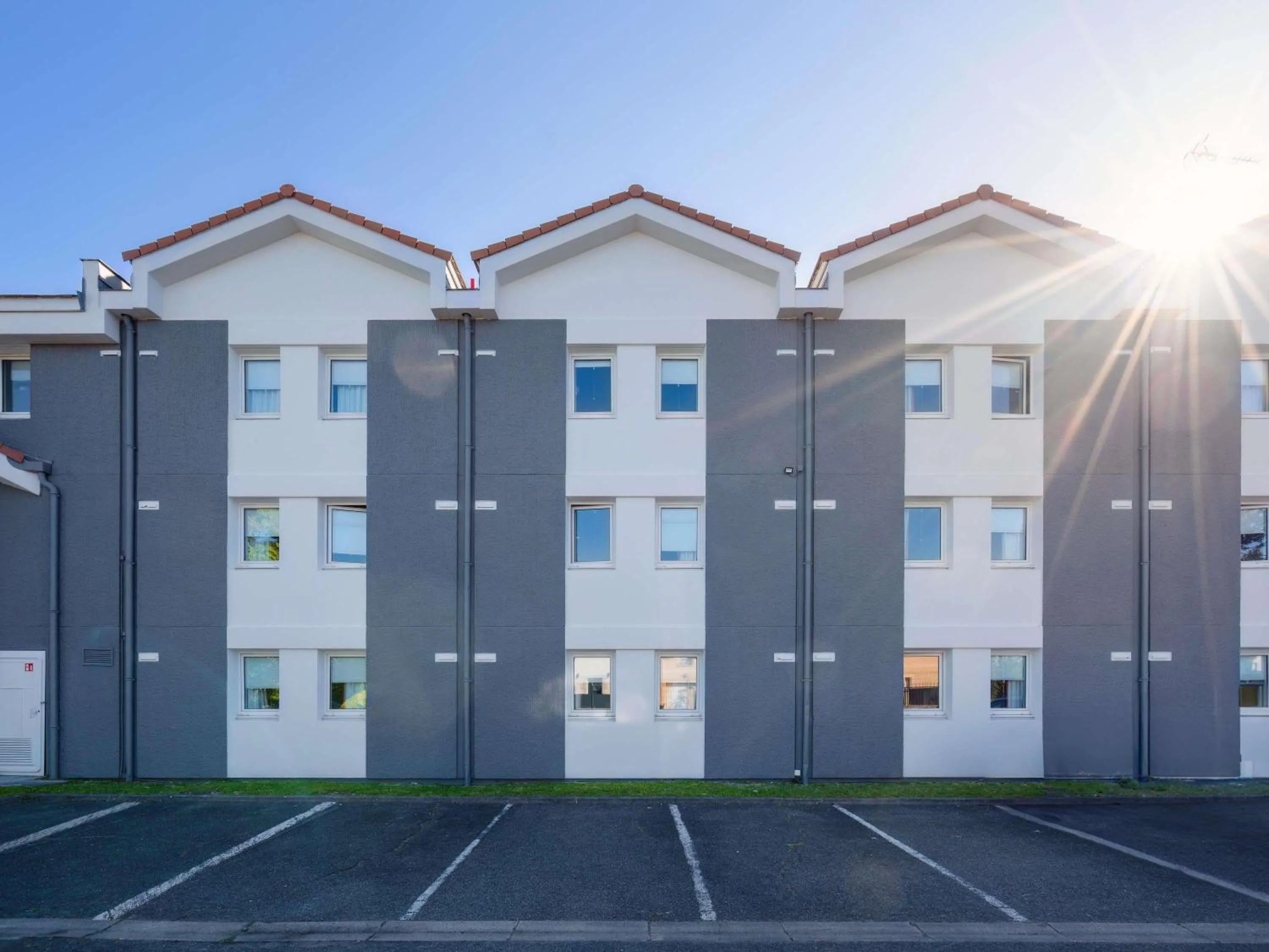 Property building in ibis Cergy Pontoise Le Port