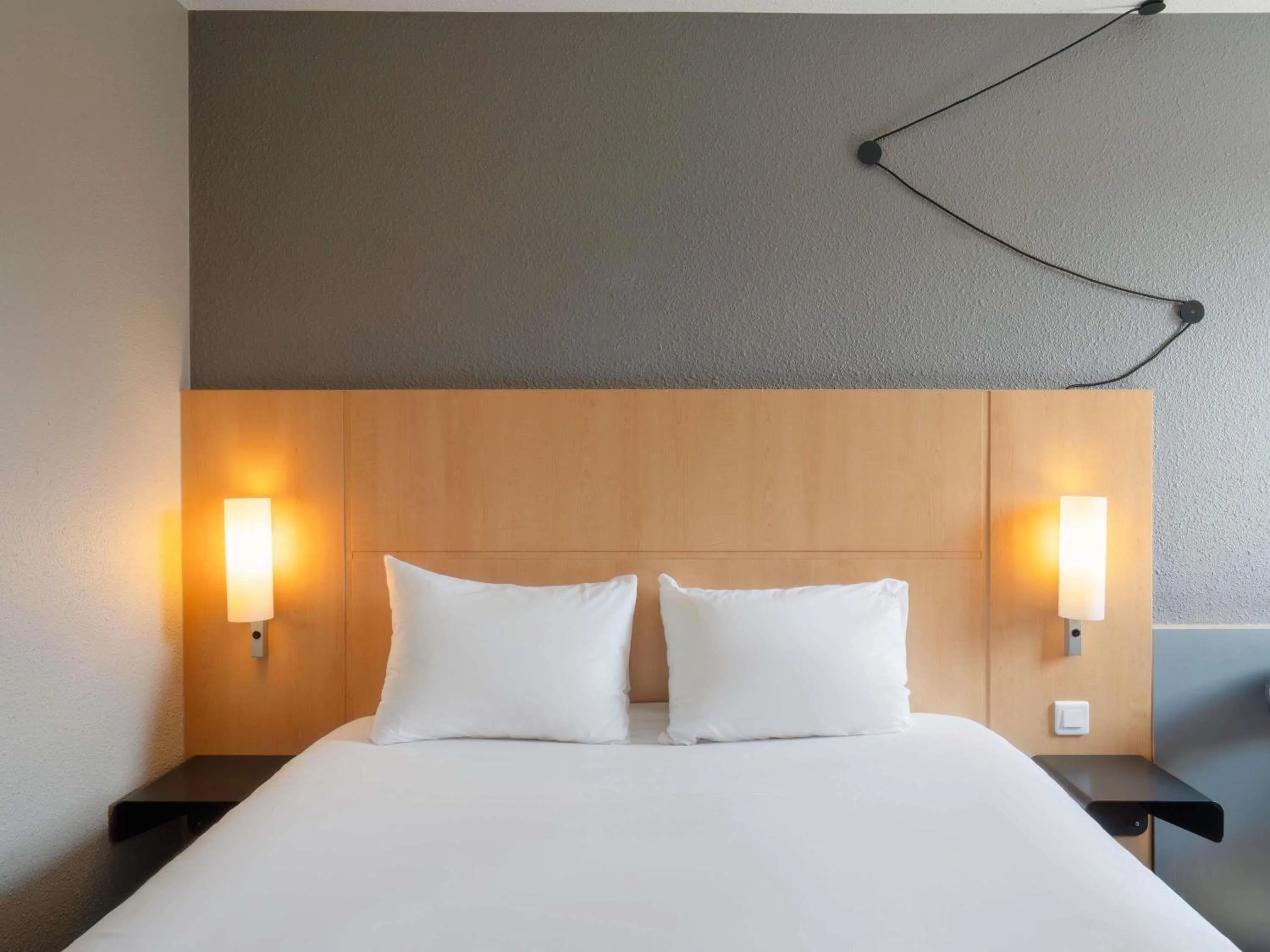 Bedroom, Bed in ibis Cergy Pontoise Le Port