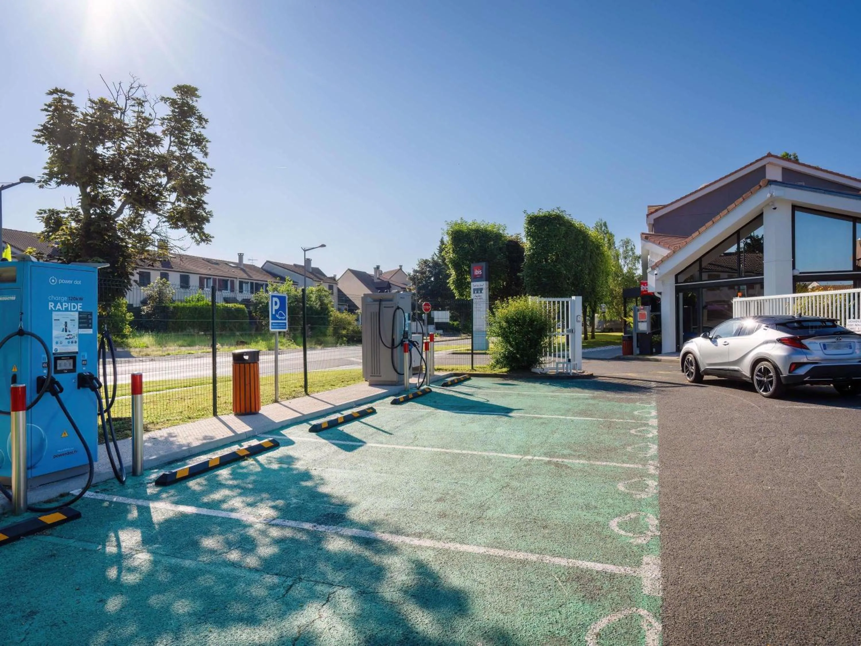 Property building in ibis Cergy Pontoise Le Port