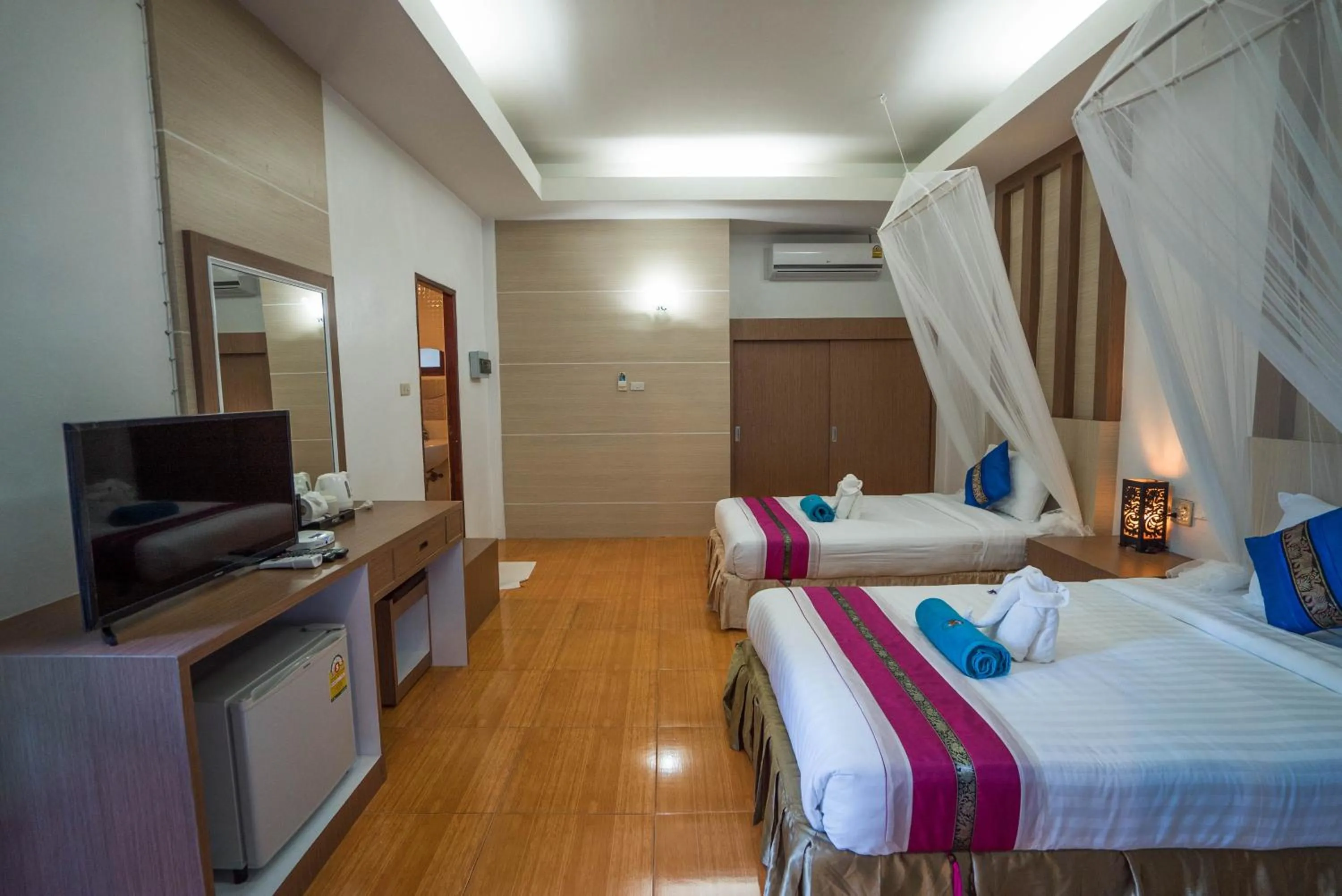 Bedroom, Bed in Tonsai Bay Resort
