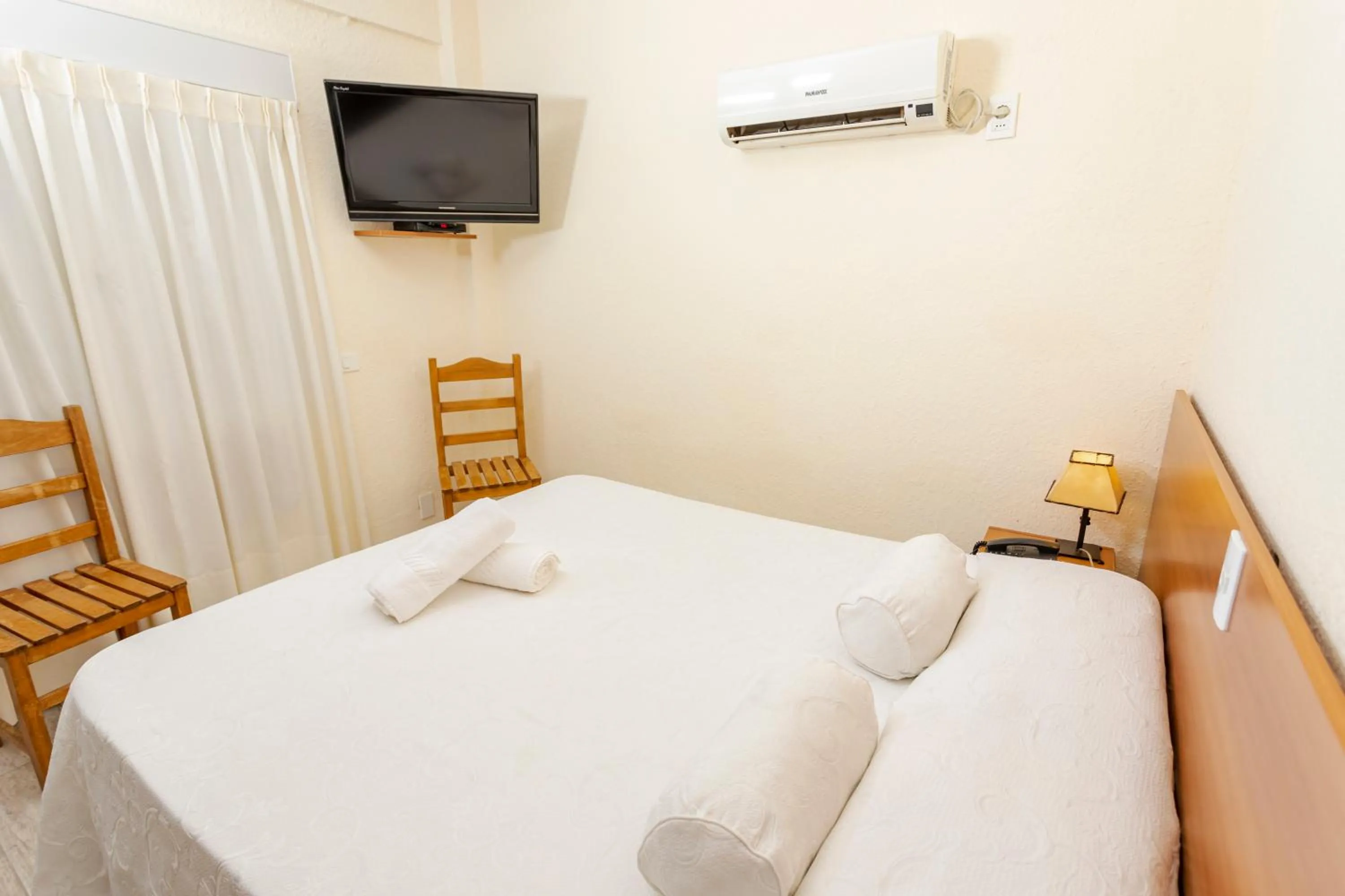 Bed in Hotel Bahamas