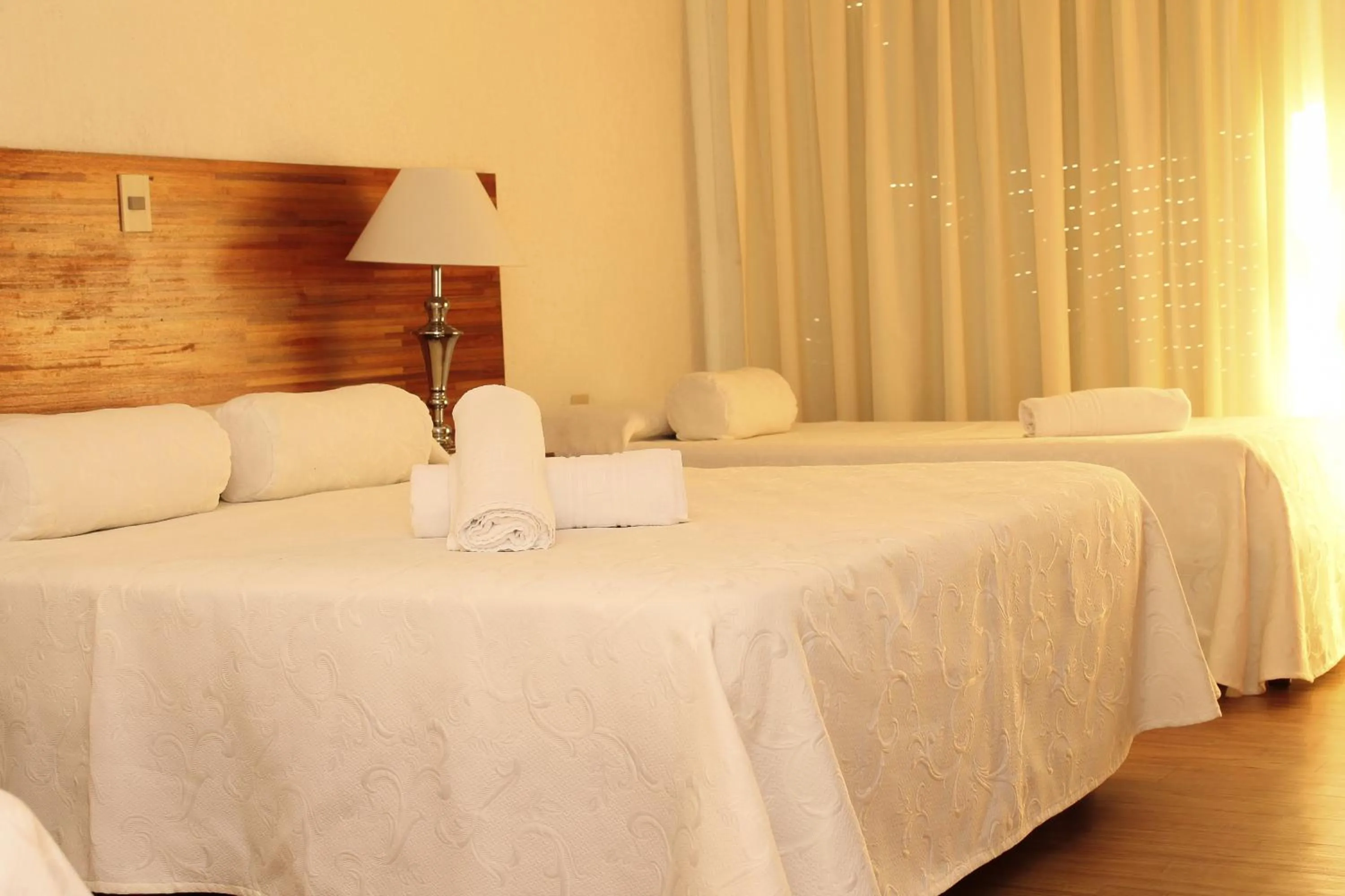 Bedroom, Bed in Hotel Bahamas