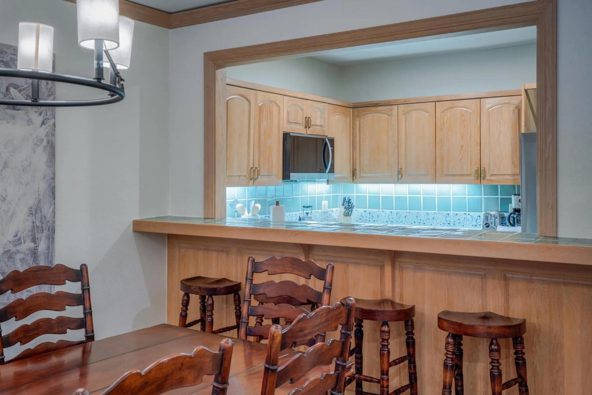 Dining area in Creekside at Beaver Creek