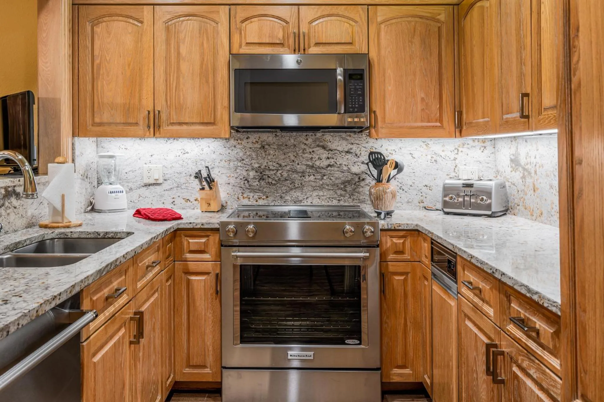 Kitchen or kitchenette in Creekside at Beaver Creek