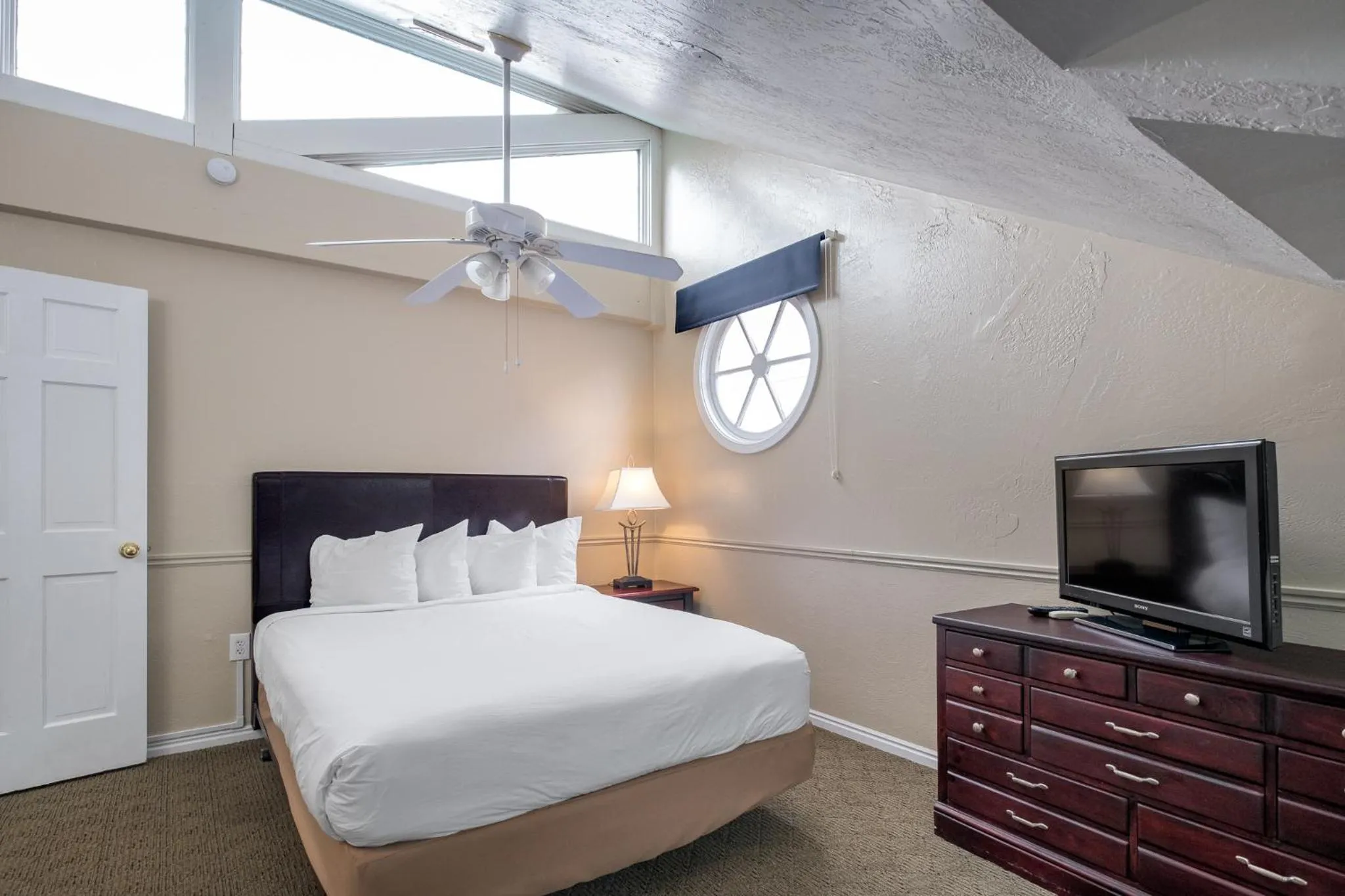 Bedroom, Bed in Sweetwater Lift Lodge