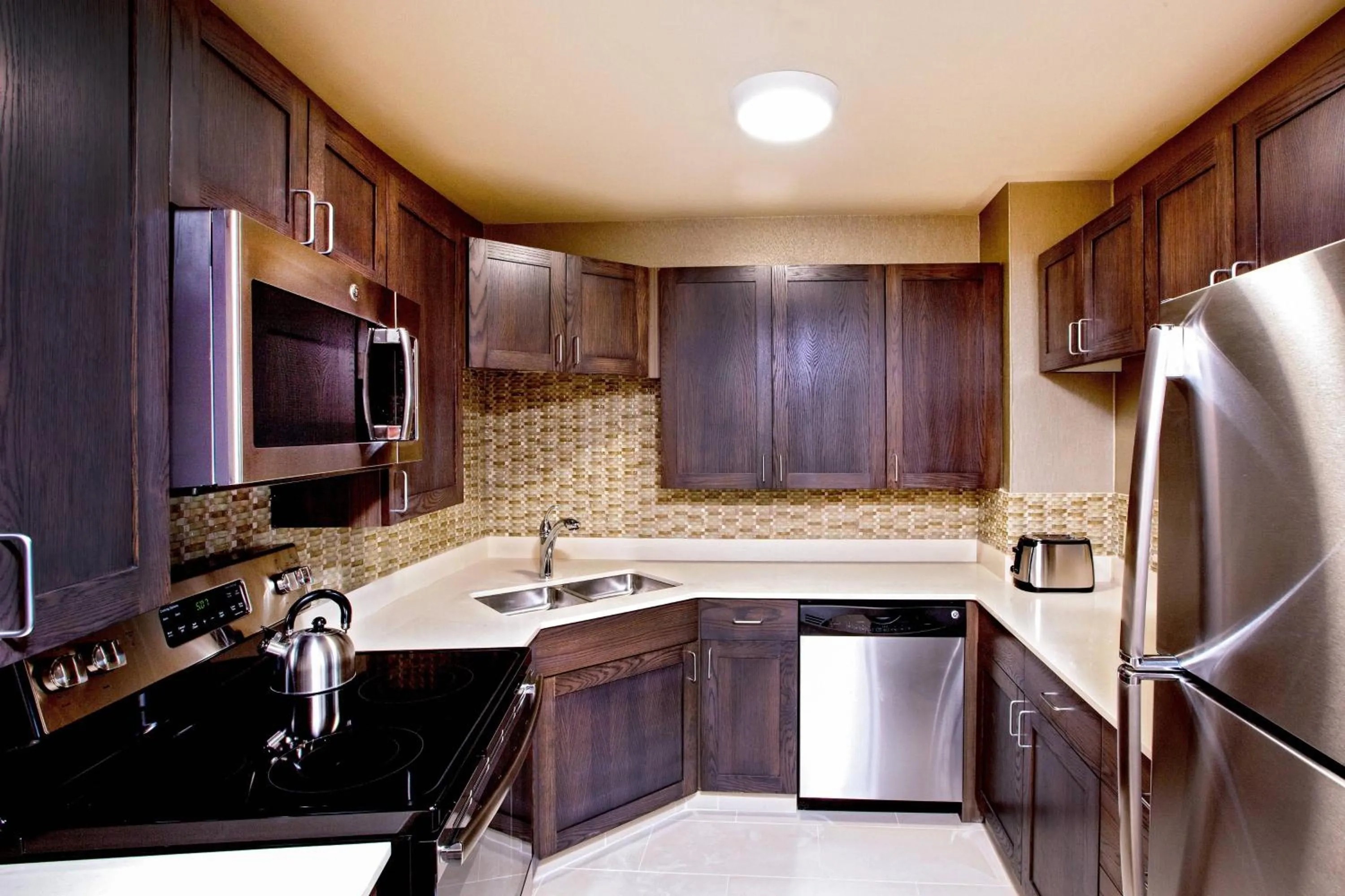 Kitchen or kitchenette in Sheraton Portsmouth Harborside Hotel