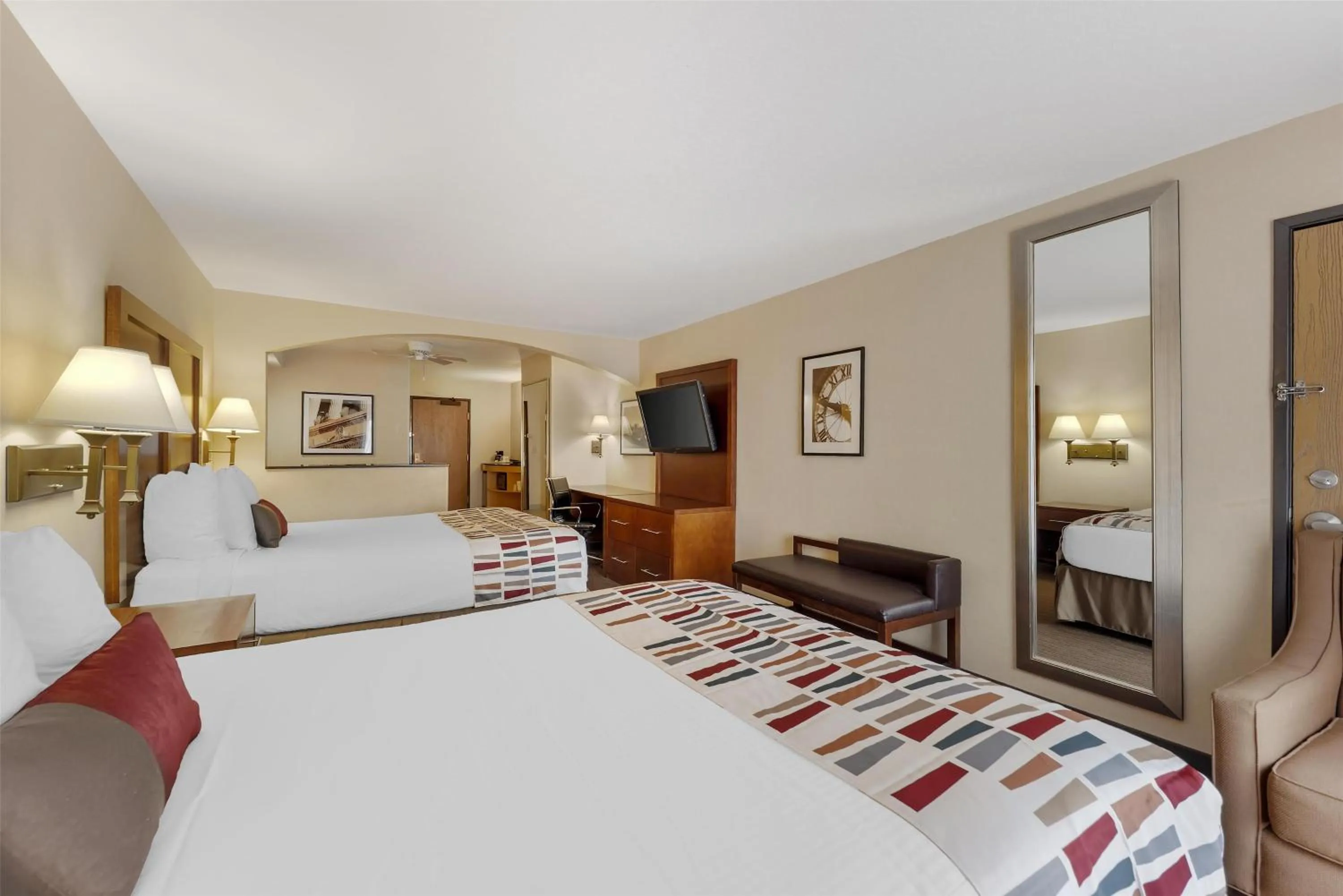 Photo of the whole room, Bed in Best Western Alamo Suites