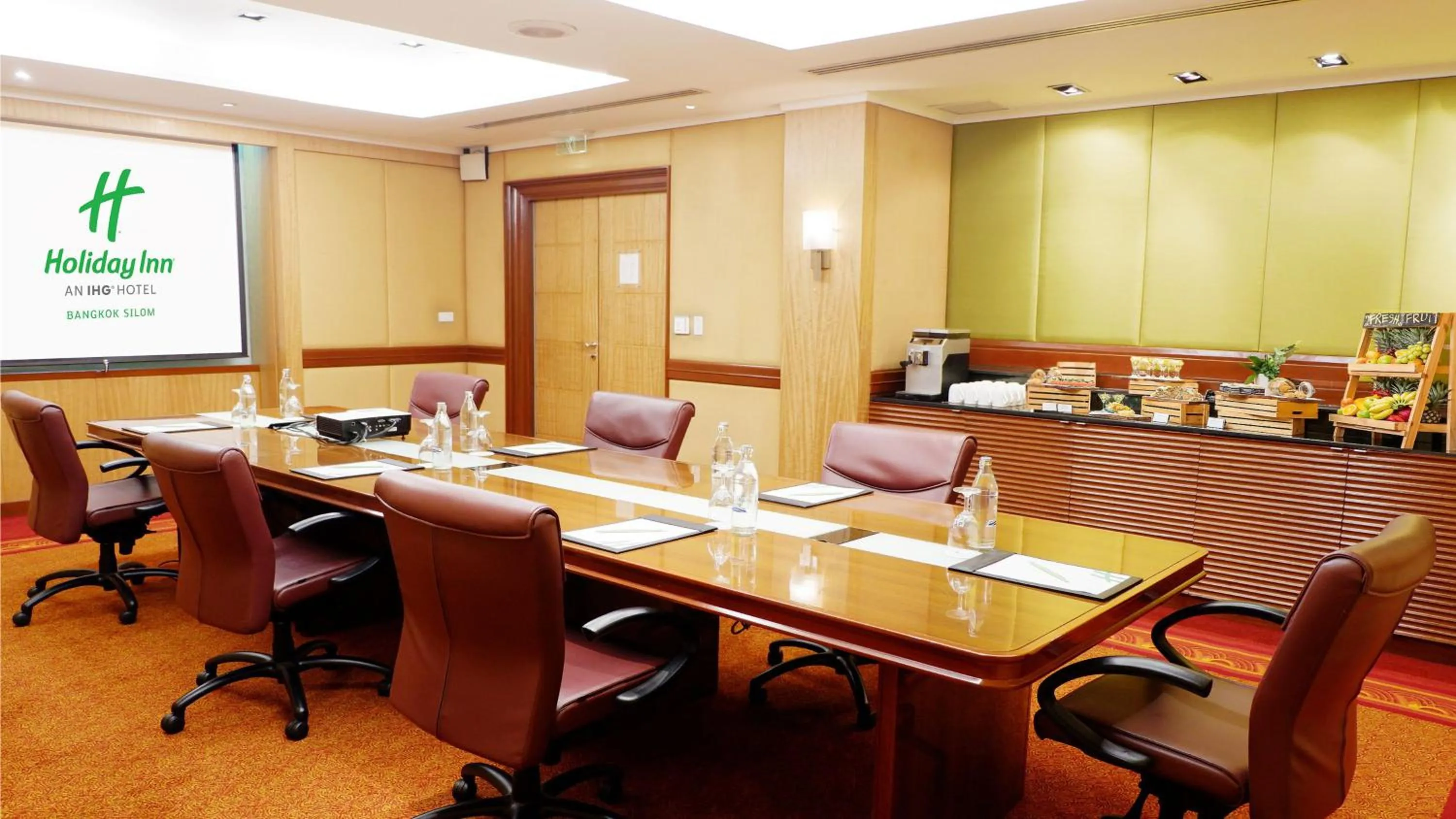 Meeting/conference room in Holiday Inn Bangkok Silom by IHG