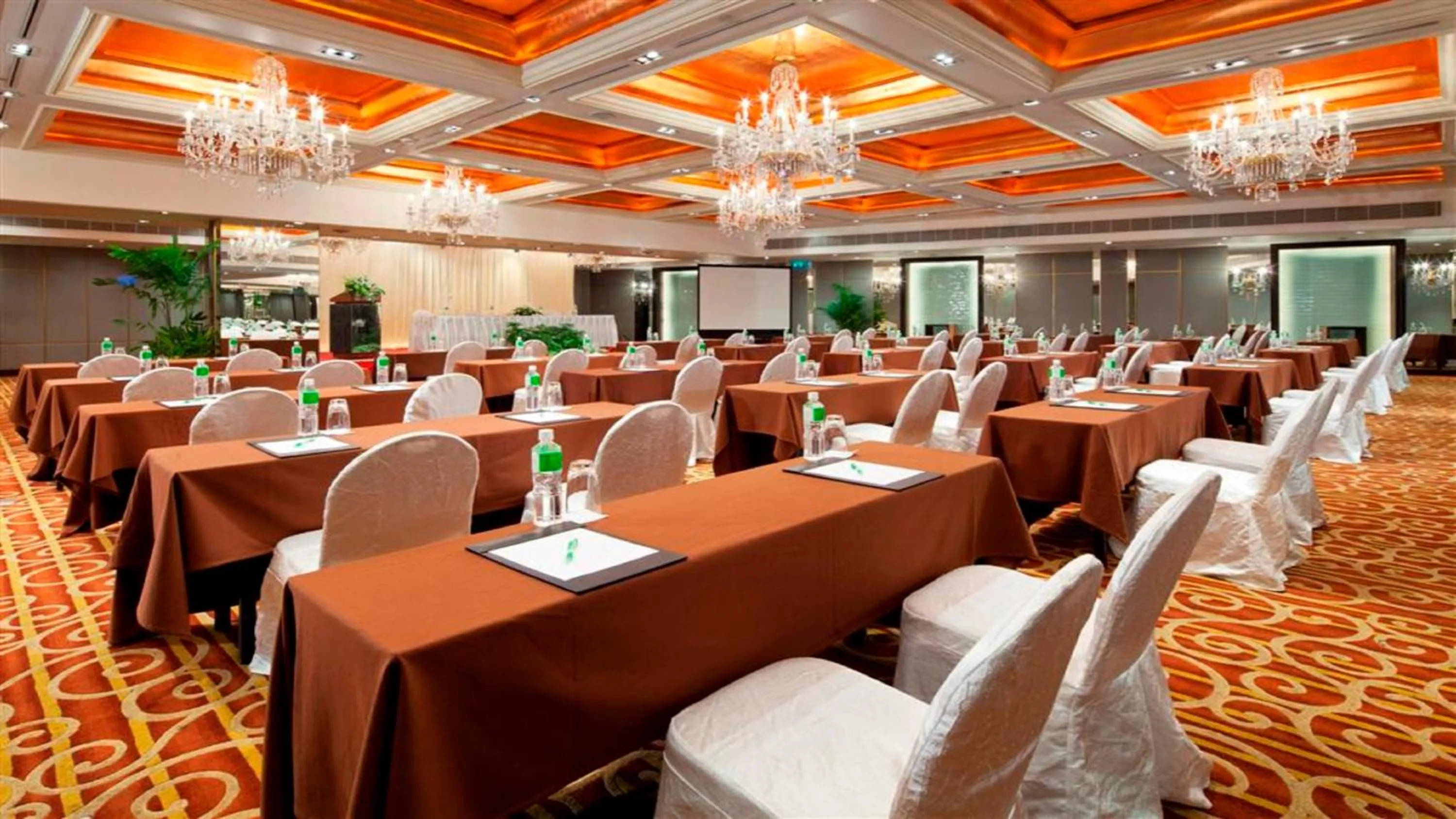 Meeting/conference room in Holiday Inn Bangkok Silom by IHG