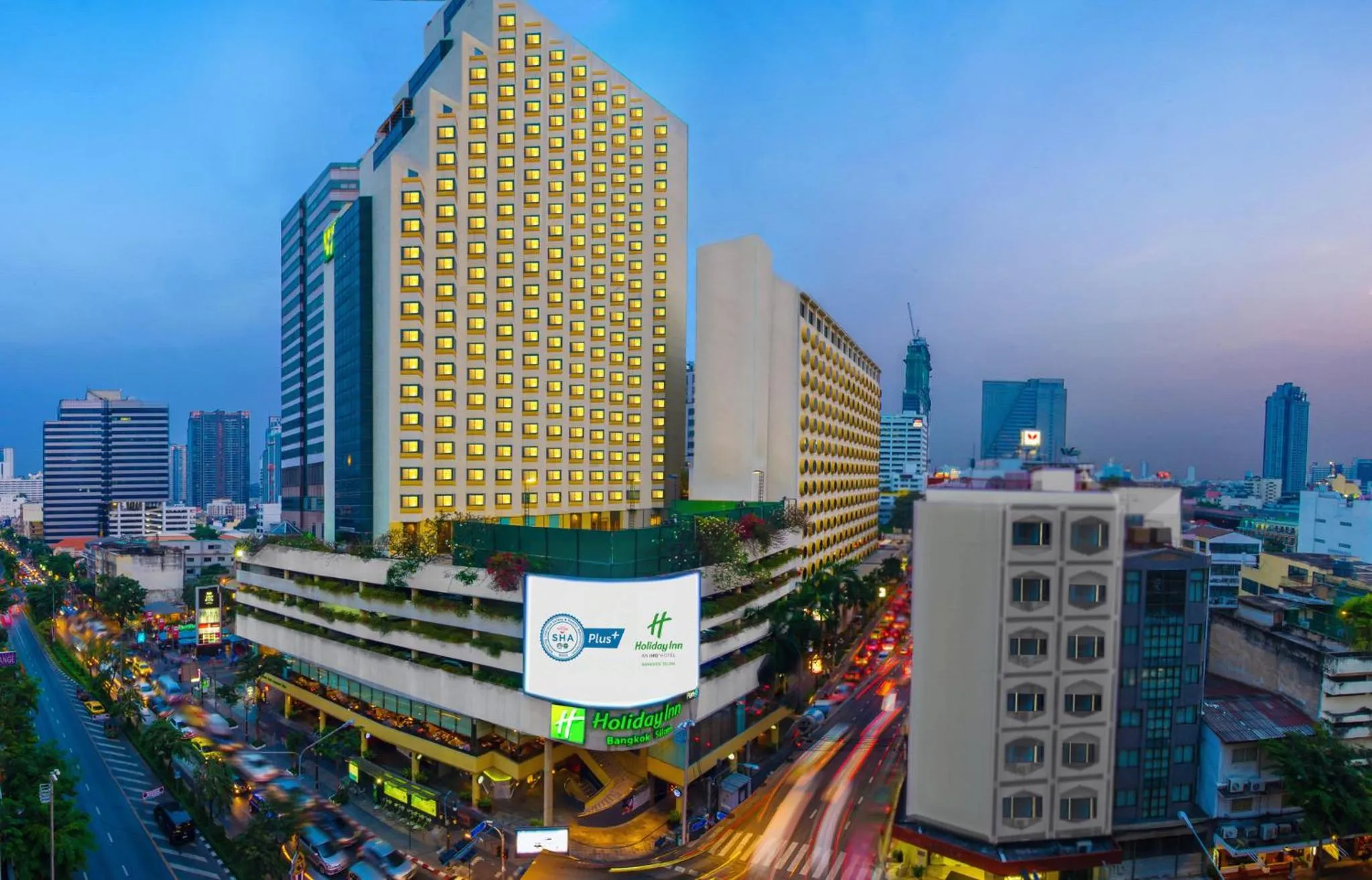 Property building in Holiday Inn Bangkok Silom by IHG