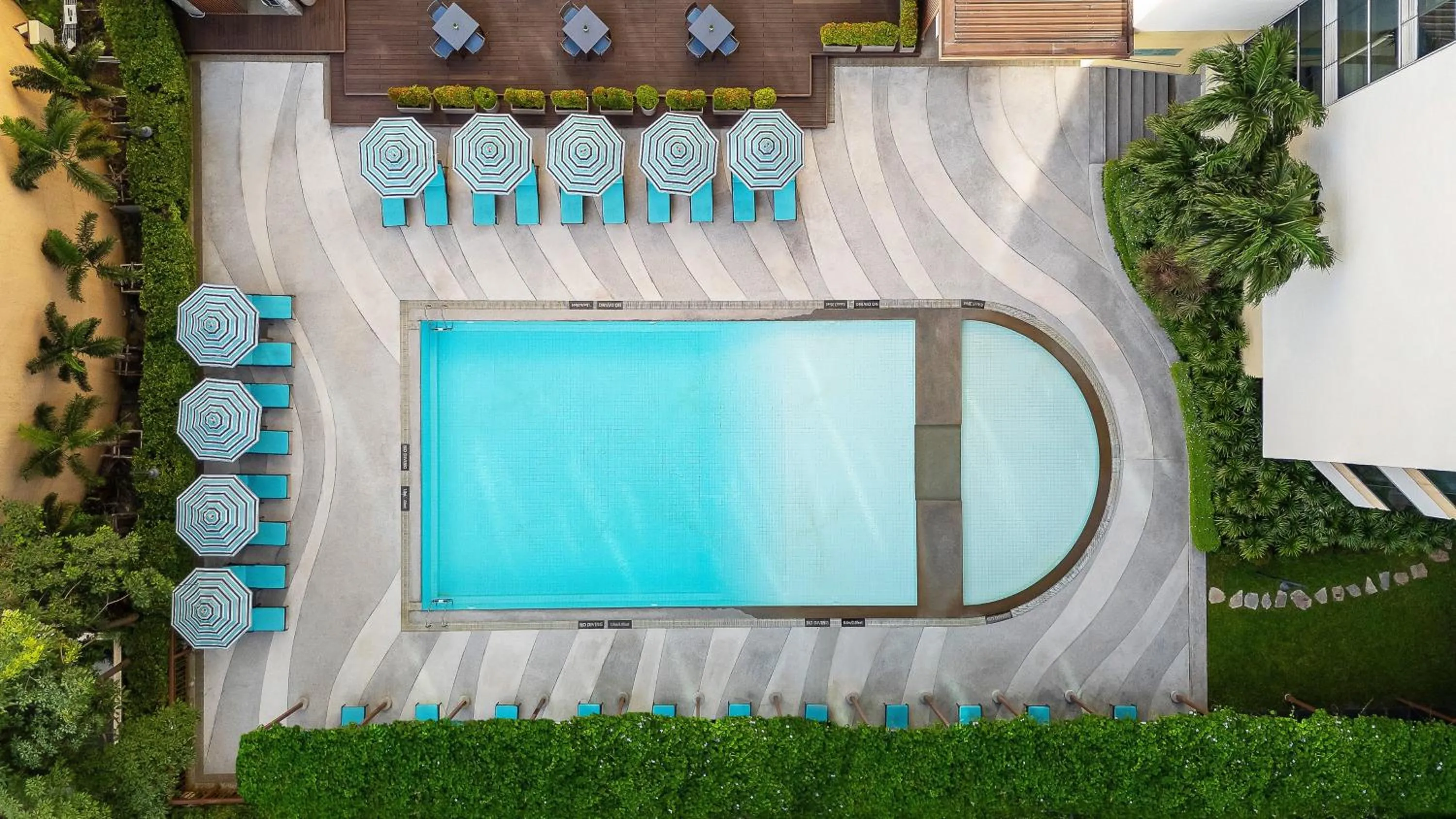 Swimming pool in Holiday Inn Bangkok Silom by IHG