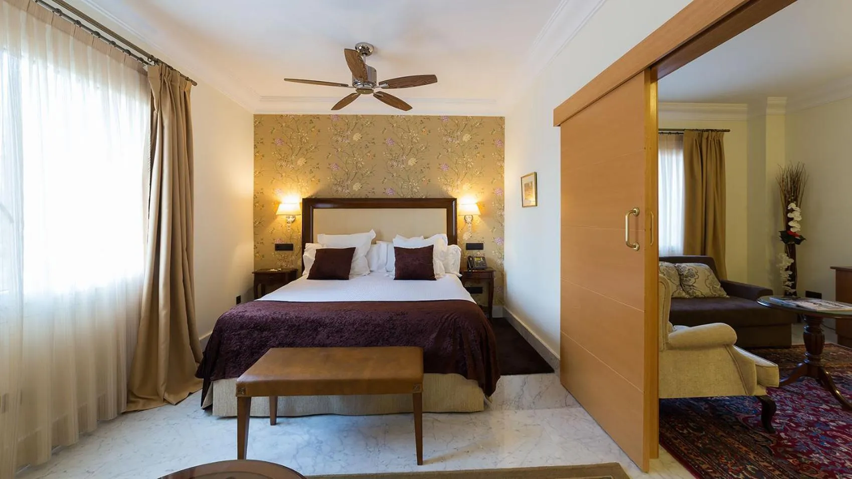 Photo of the whole room, Bed in Los Cinco Enebros