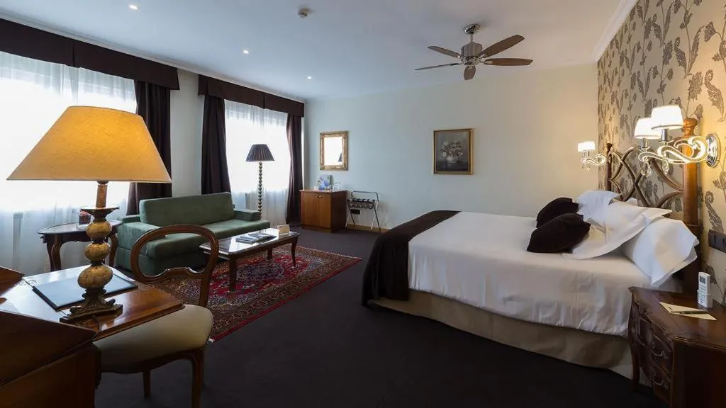 Bedroom, Bed in Los Cinco Enebros