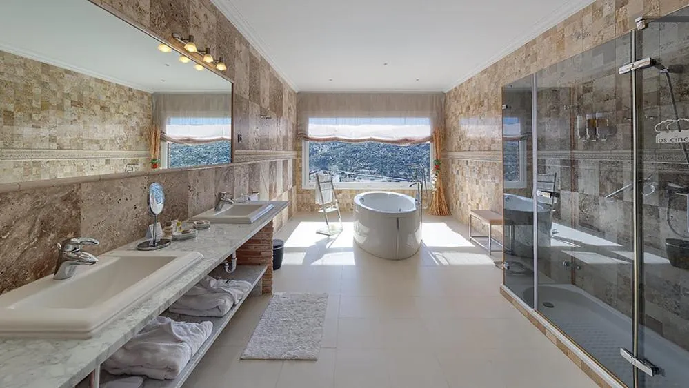 Hot Tub in Los Cinco Enebros