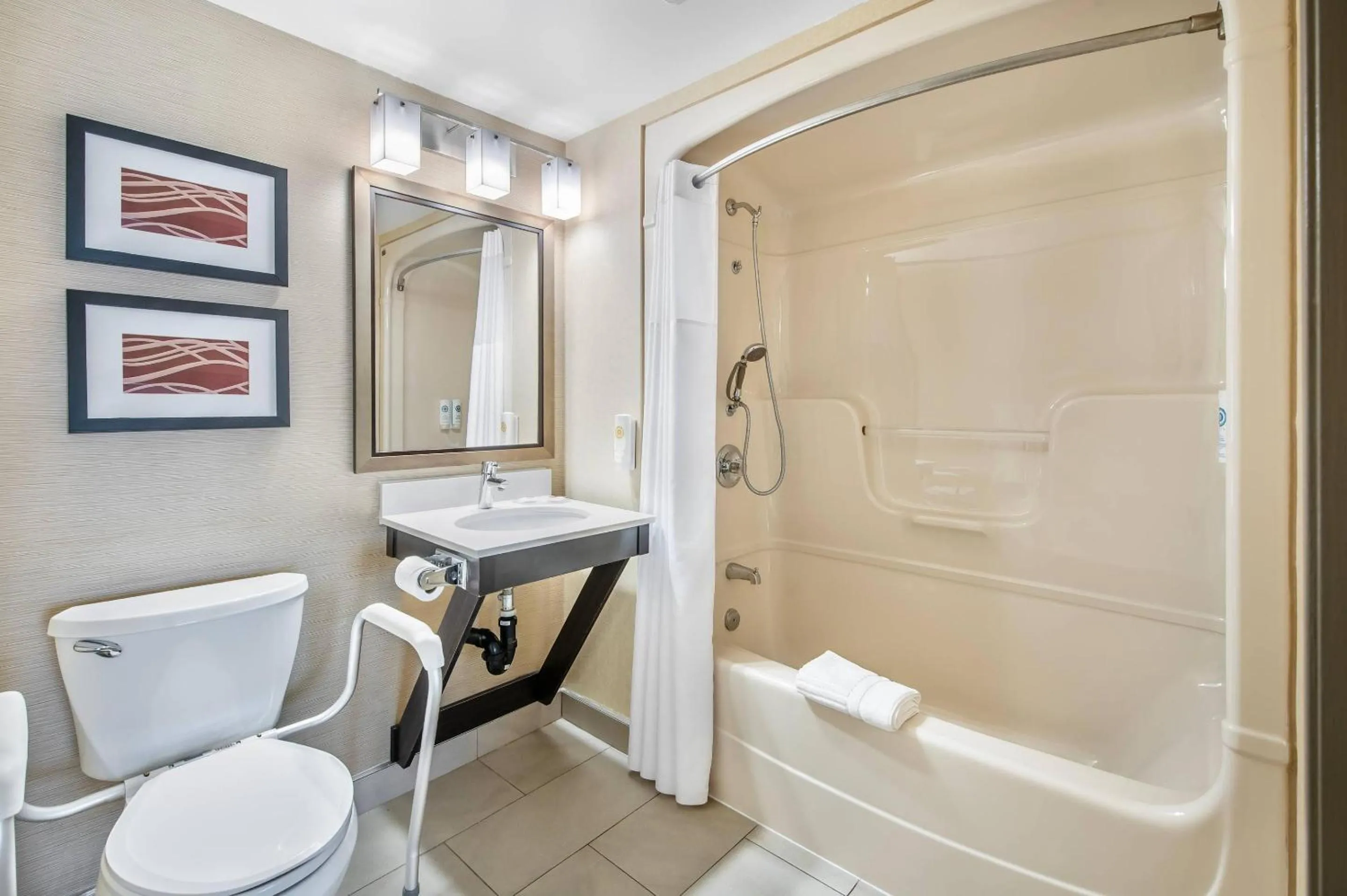 Bedroom in Comfort Inn